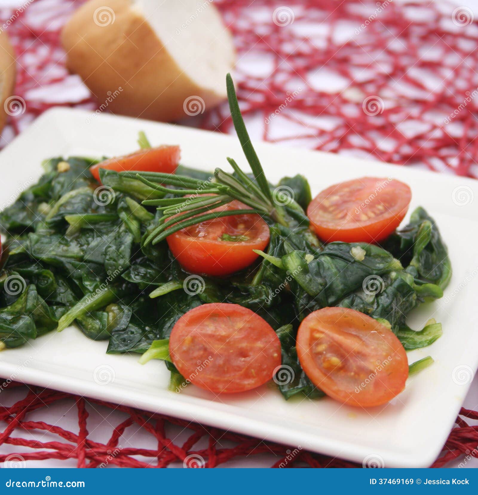 Veldsla met tomaten stock afbeelding. Image of veganistisch 37469169