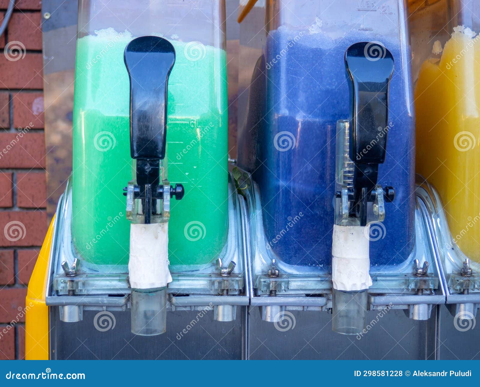 Ice and water vending machine