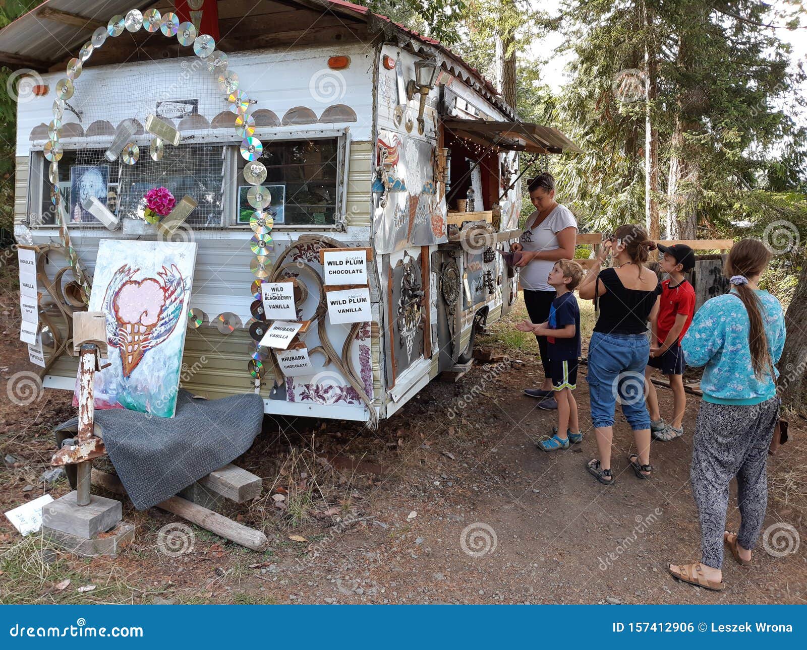 Vending Street Food Cart editorial photo. Image of people - 157412906