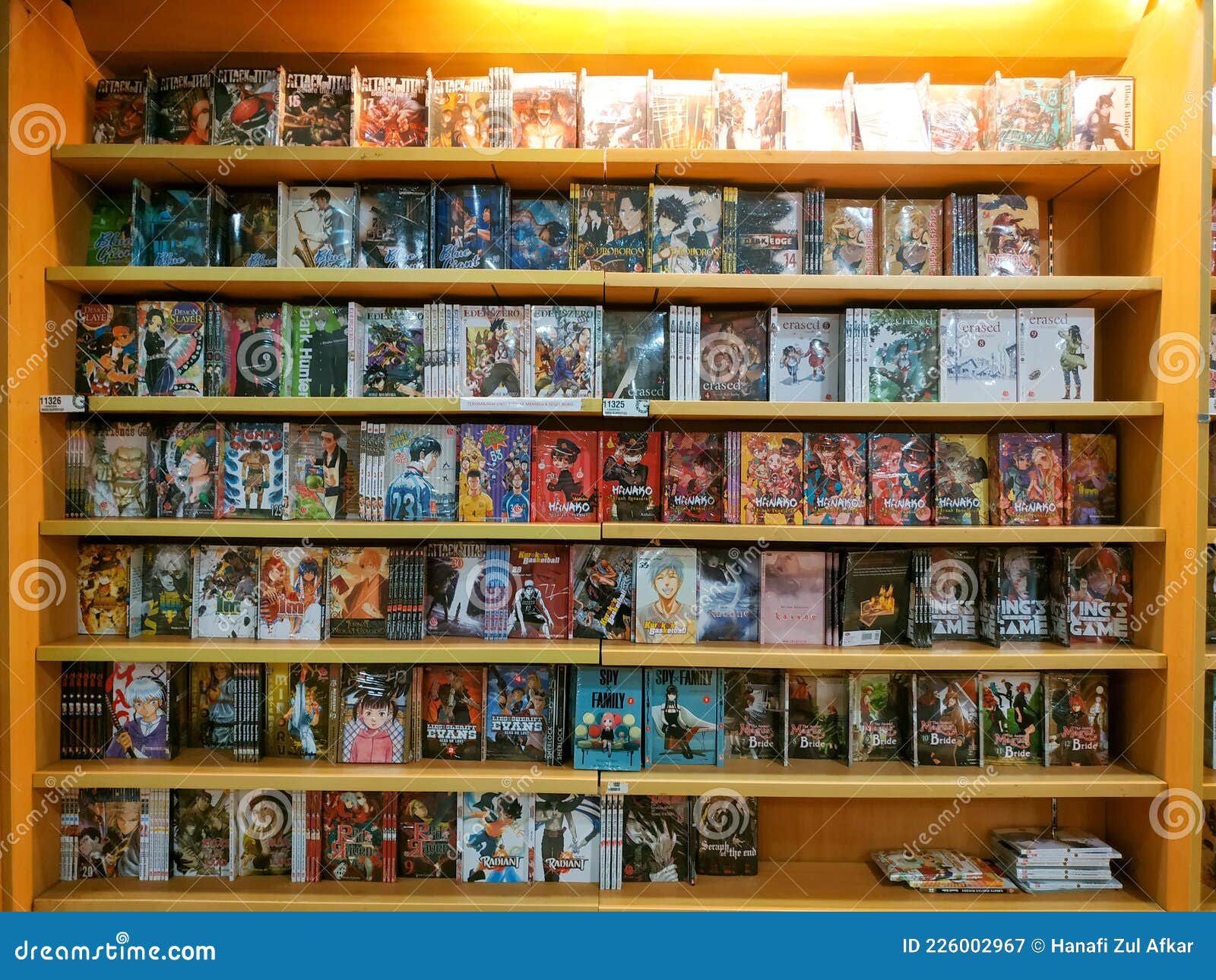 Vendita Di Fumetti Manga in Una Libreria Locale in Indonesia