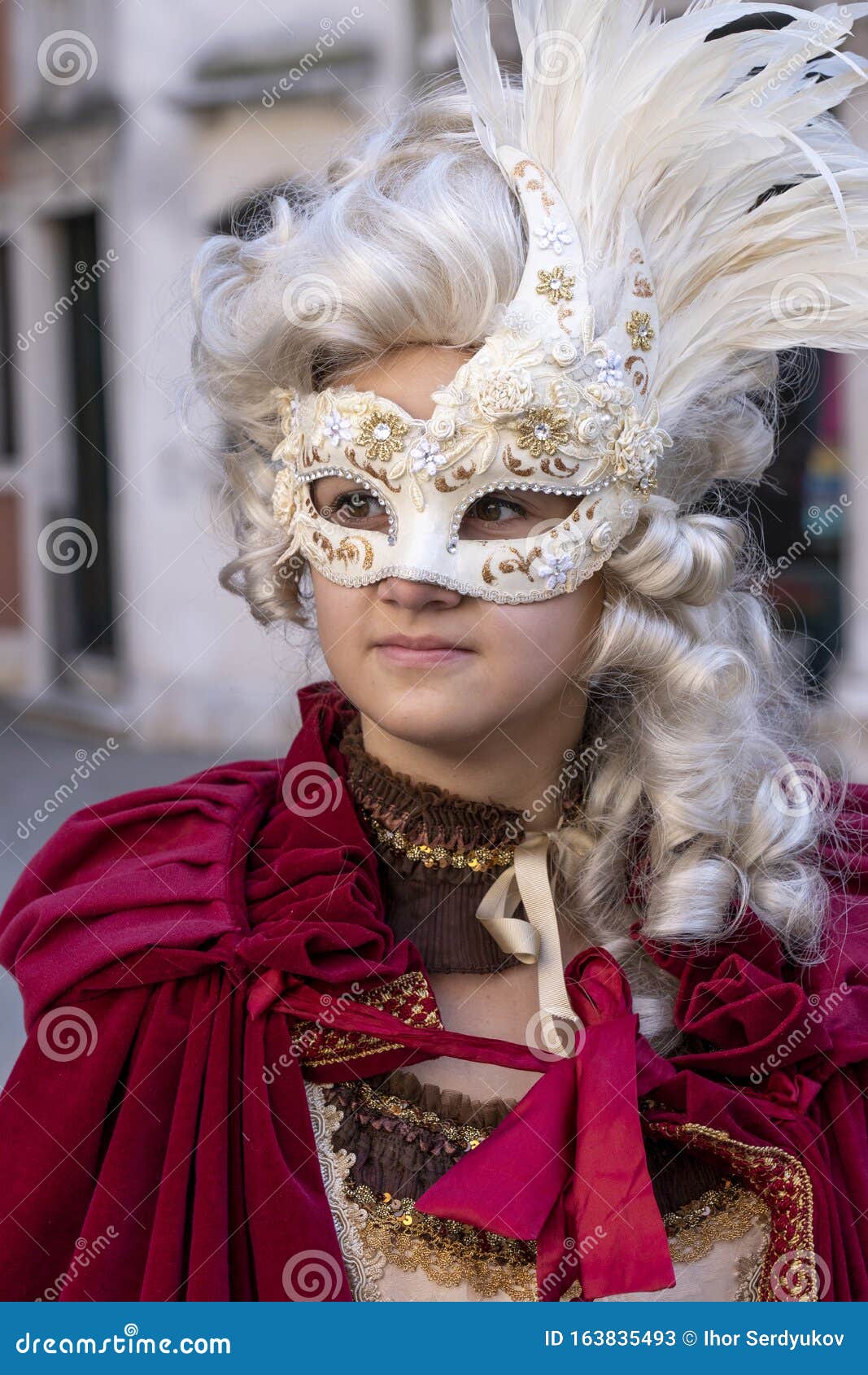 Venecia, Italia: 26 De Febrero De 2019 : Carnaval De Venecia 2019 Disfraz  De Carnaval Veneciano Máscara De Carnaval Veneciana Ven Foto de archivo  editorial - Imagen de misterioso, belleza: 163835493