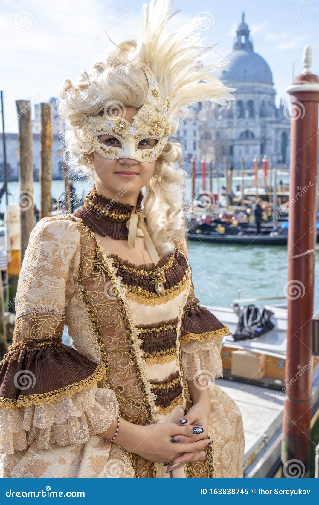 Venecia, Italia: 26 De Febrero De 2019 : Carnaval De Venecia 2019 ...