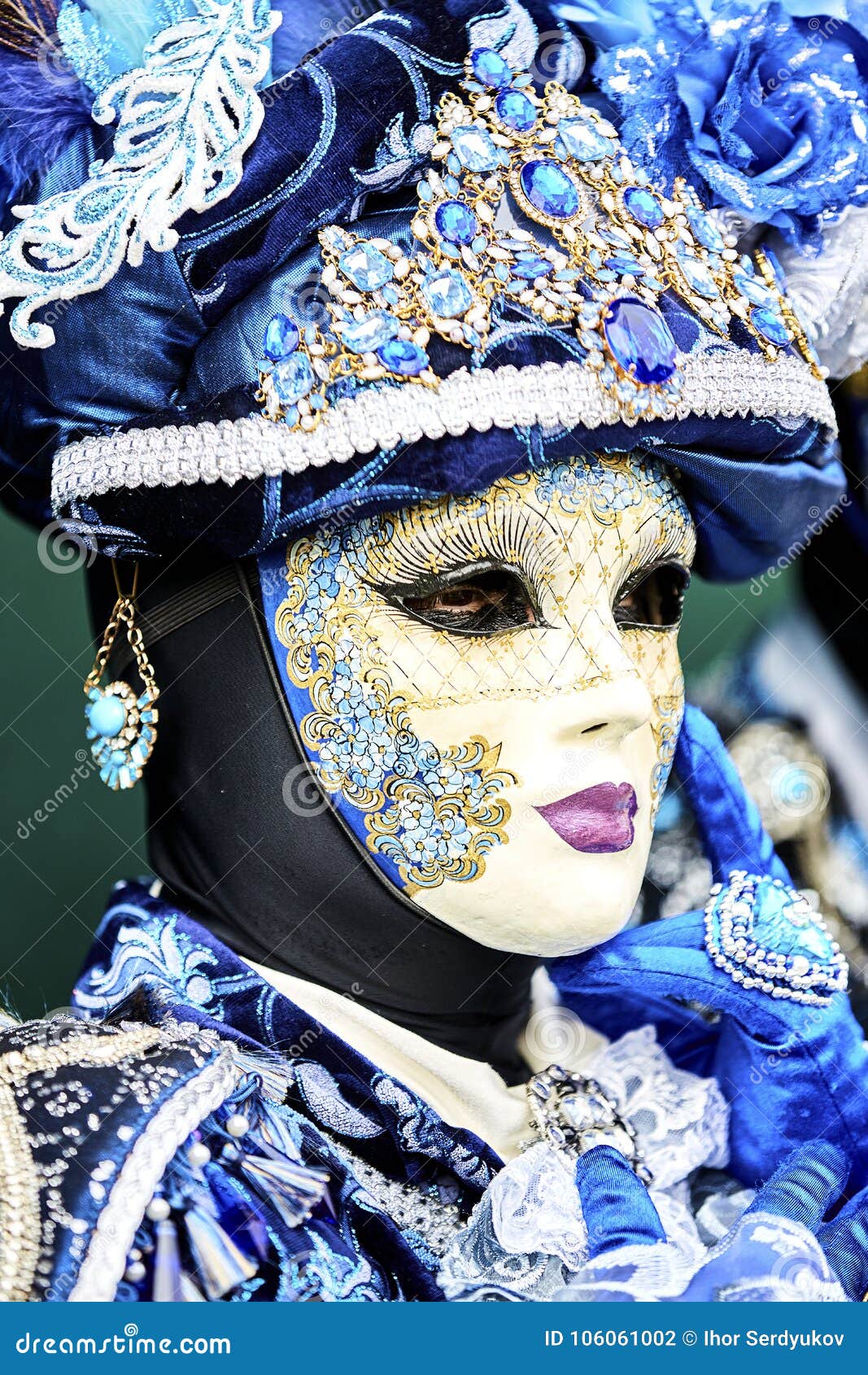 Reorganiseren Glimmend ijsje Venetië Carnaval 2017 Venetiaans Carnaval Kostuum Het Venetiaanse Masker  Van Carnaval Venetië, Italië Venetiaans Blauw Carnaval-k Stock Foto - Image  of kanaal, kleur: 106061002