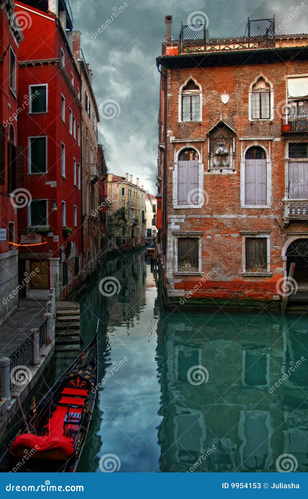 Venice houses stock image. Image of reflection, romantic 9954153