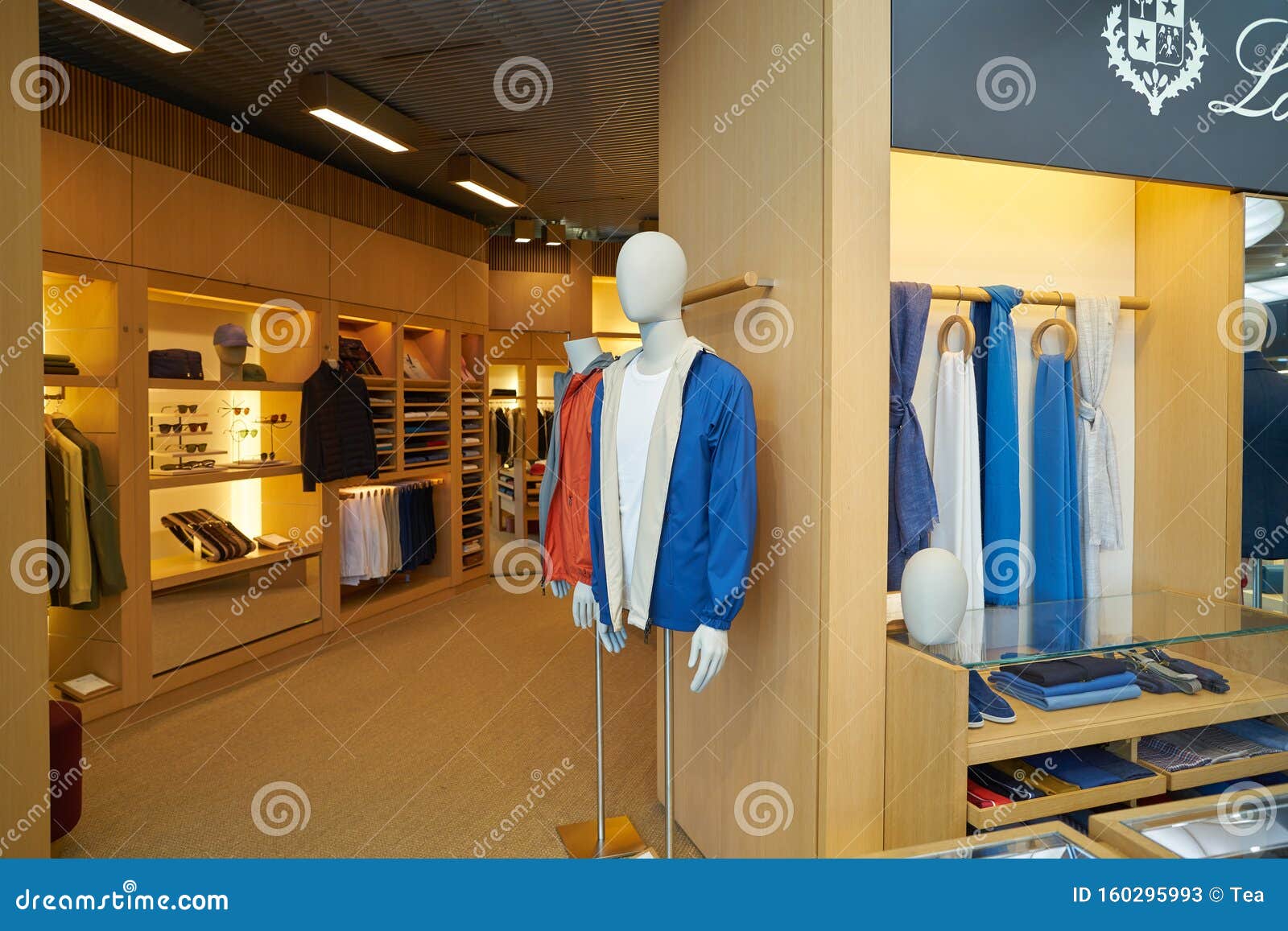 Loro Piana editorial stock photo. Image of boutique - 160295993