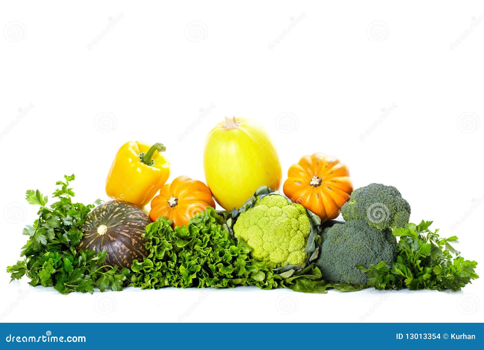 Verduras frescas. Aislado sobre el fondo blanco