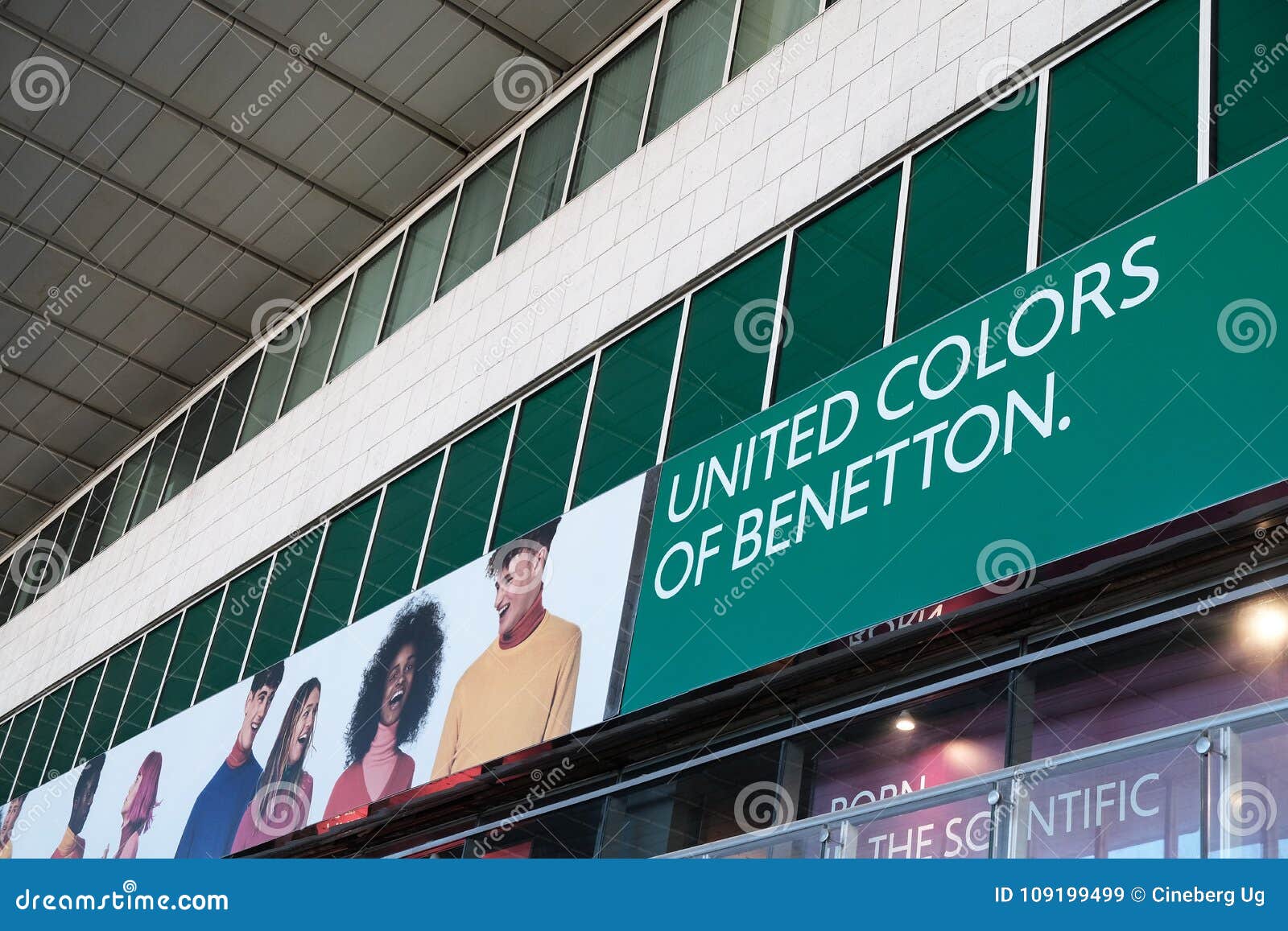 Verenigde Kleuren Van Benetton-winkel Redactionele Stock Afbeelding - Image of betoverend, 109199499