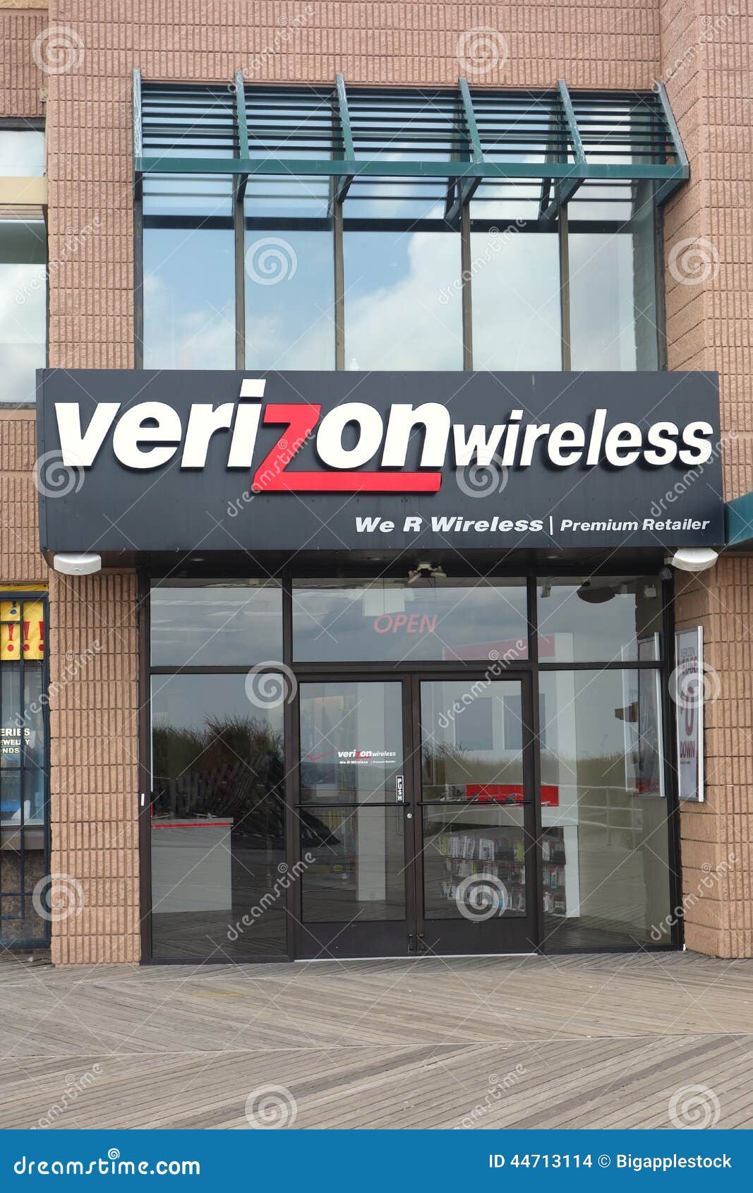 Verizon Wireless imagen de archivo editorial. Imagen de horizonte