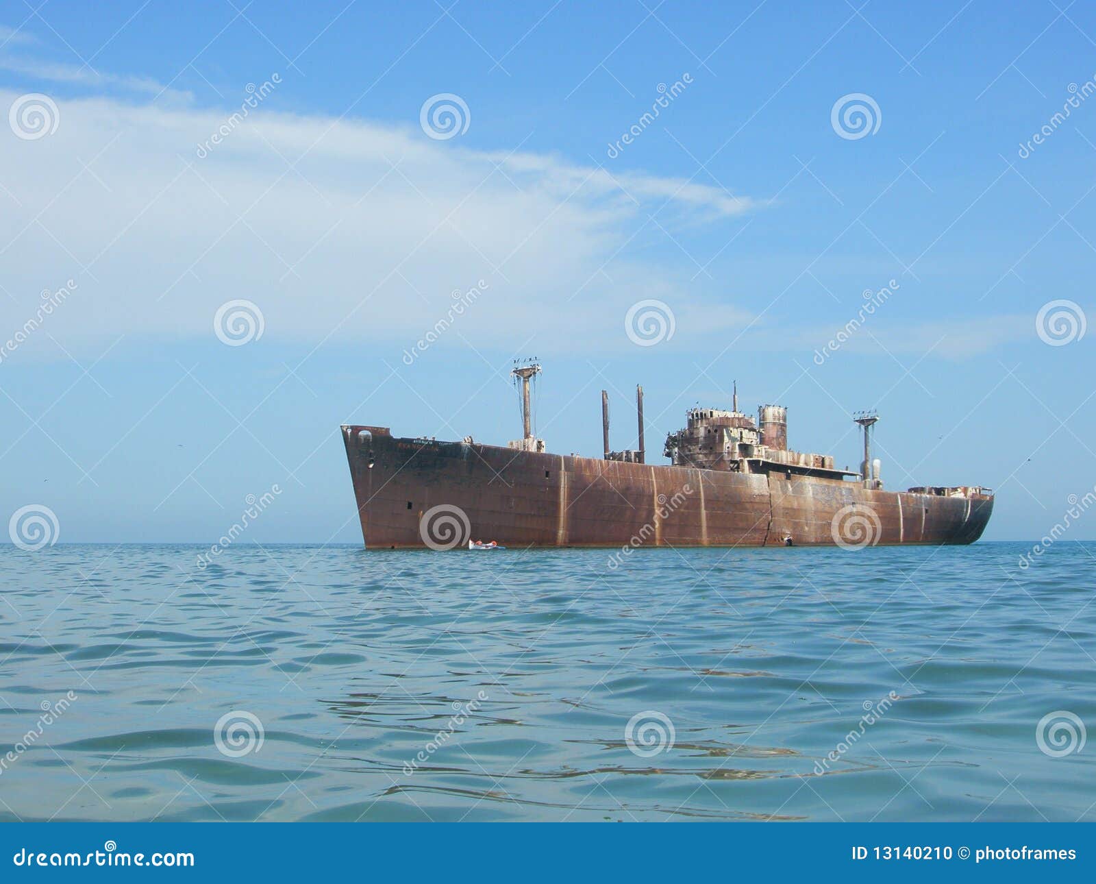 Verlassenes Altes Rostiges Boot Stockfoto - Bild von ladung ...