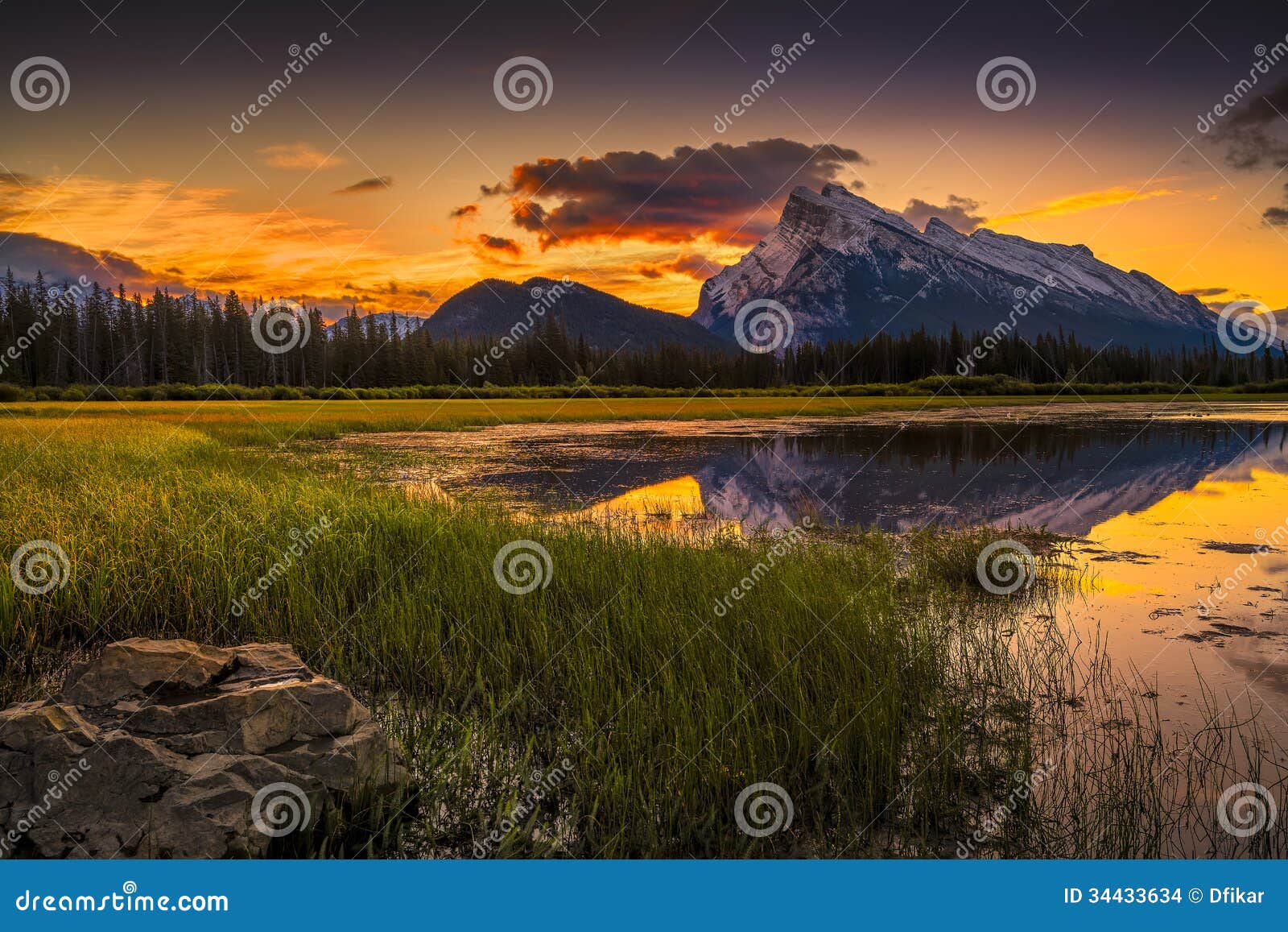 vermilion lakes sunrise near banff