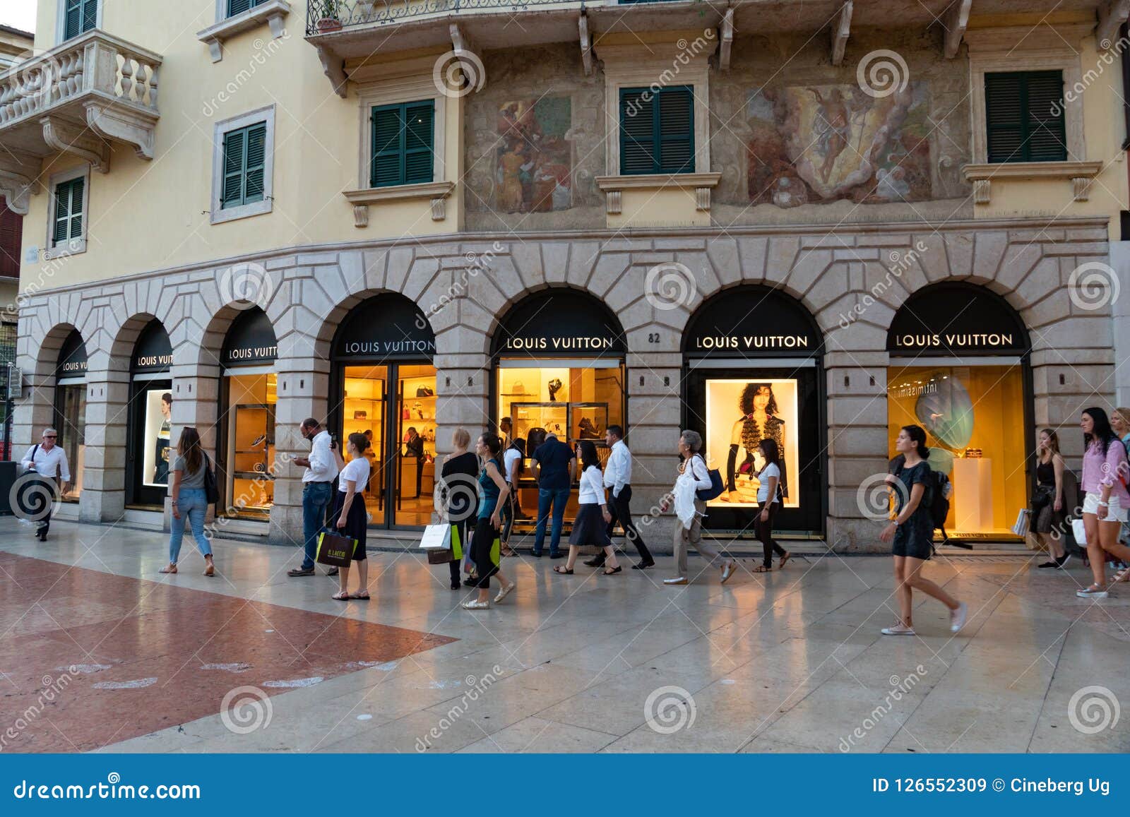 Louis Vuitton Store In Verona, Italy Editorial Stock Image - Image of business, centre: 126552309