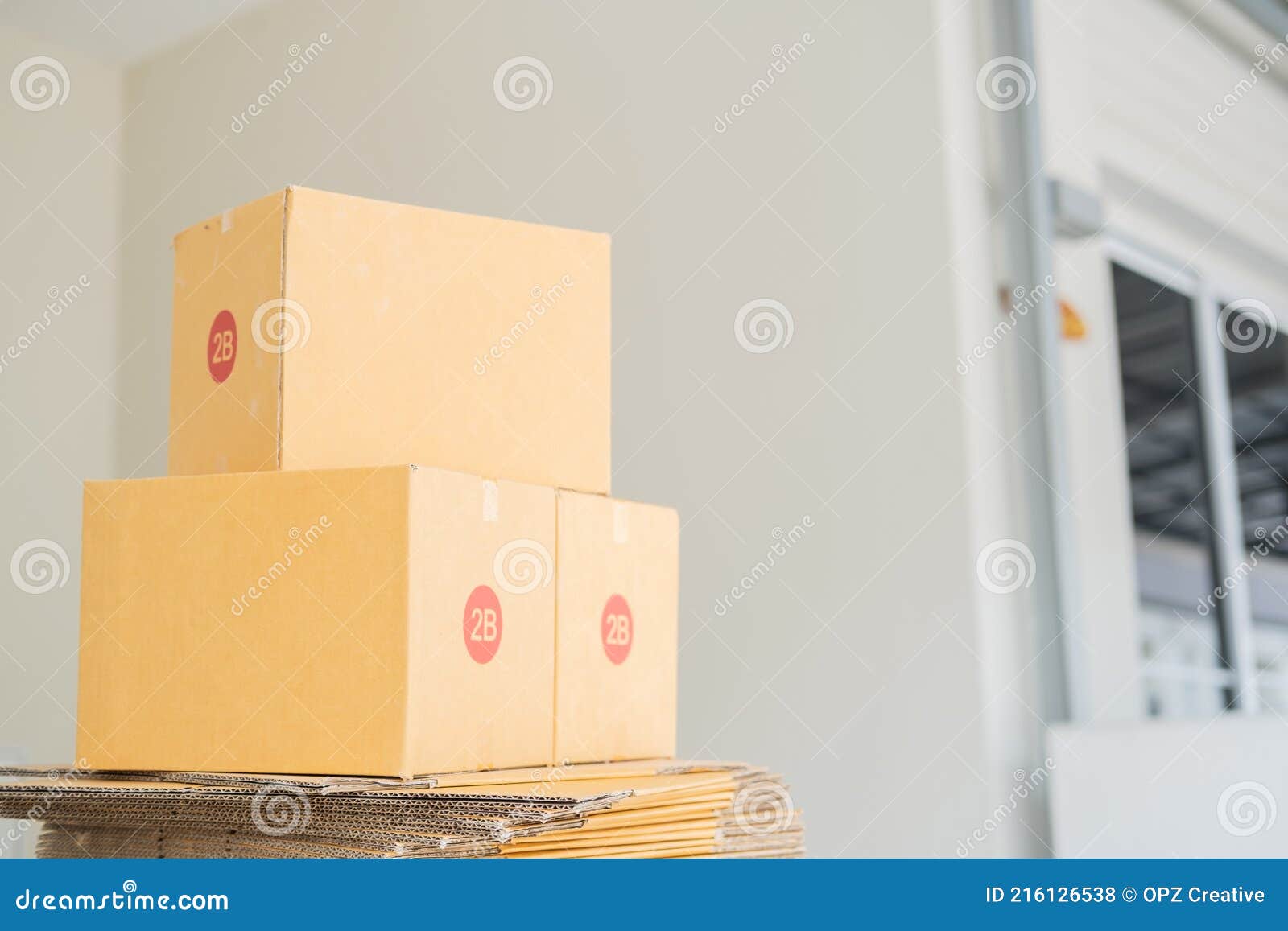 Verpackung Verpackung Verpackung Design Express Post Mockup Trage Zum  Verkauf Online Auf Bestellung Von Kunden Einkaufen Nach Haus Stockfoto -  Bild von hintergrund, geschäft: 216126538