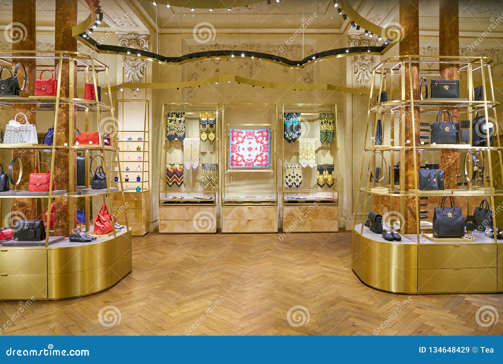 Versace Shop Stock Images - Download 606 Royalty Free Photos - Page 2