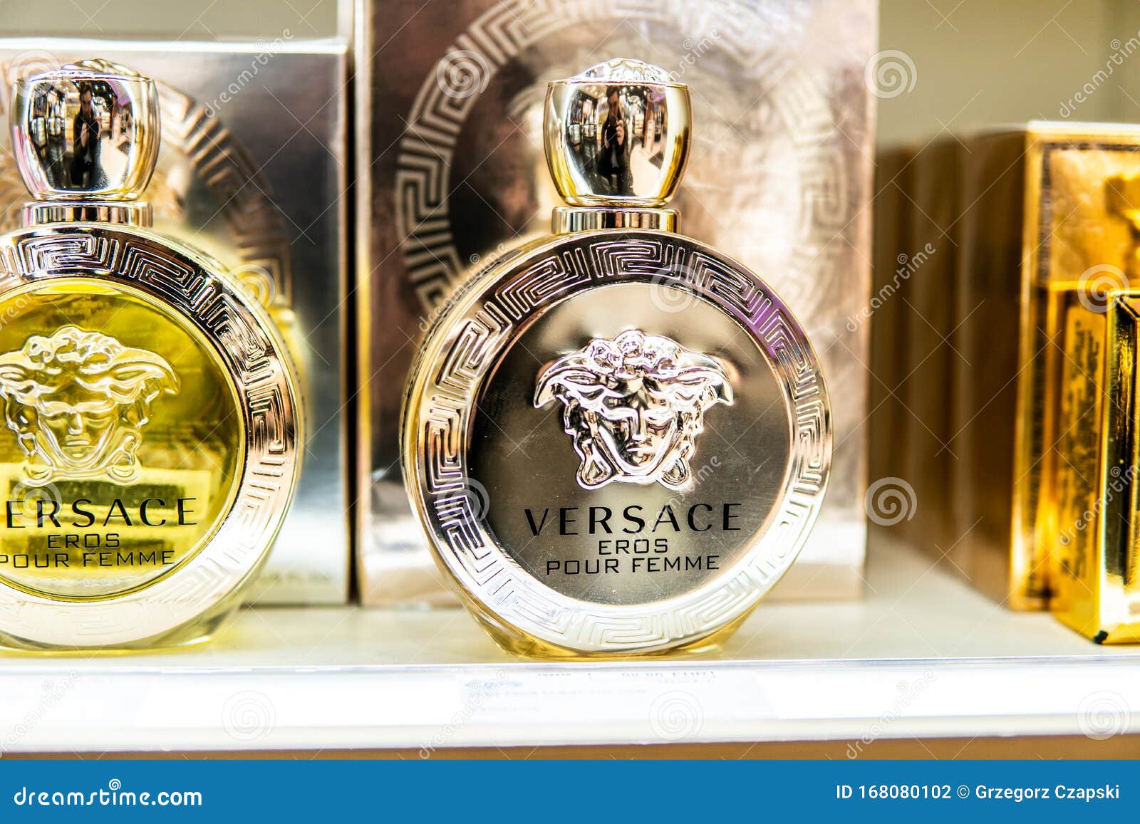 perfume shop versace