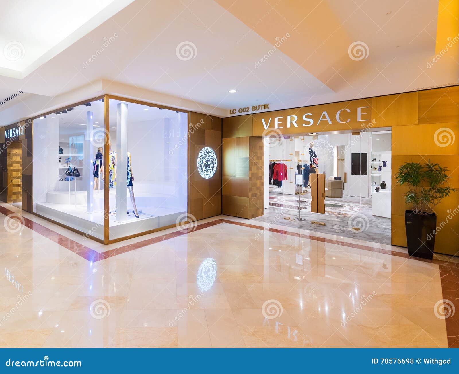 Versace Store in Kuala Lumpur, Malaysia Editorial Stock Photo - Image ...