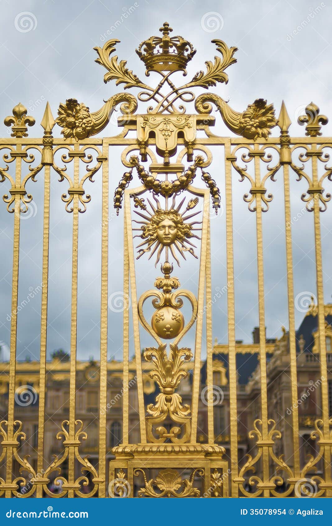 Versaille Palace Golden Fence Featuring The Sun King Stock Images - Image: 35078954