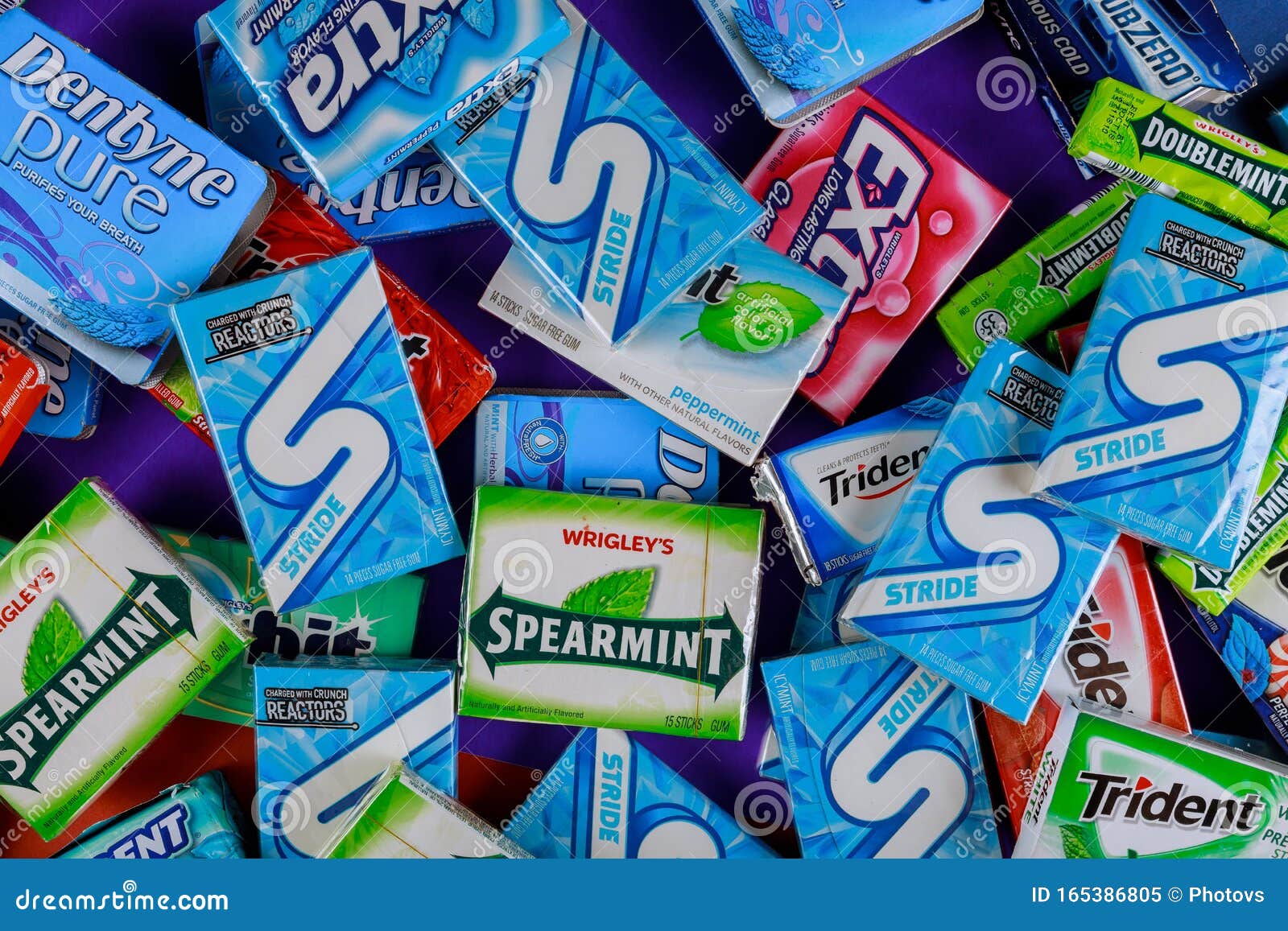 Verschiedene Marken Kaugummi Marken Orbit Extra Eclipse Freedent Wrigley Spearmint Trident Stride Lot Of Chewing Gum Packa Redaktionelles Bild Bild Von Packa Orbit