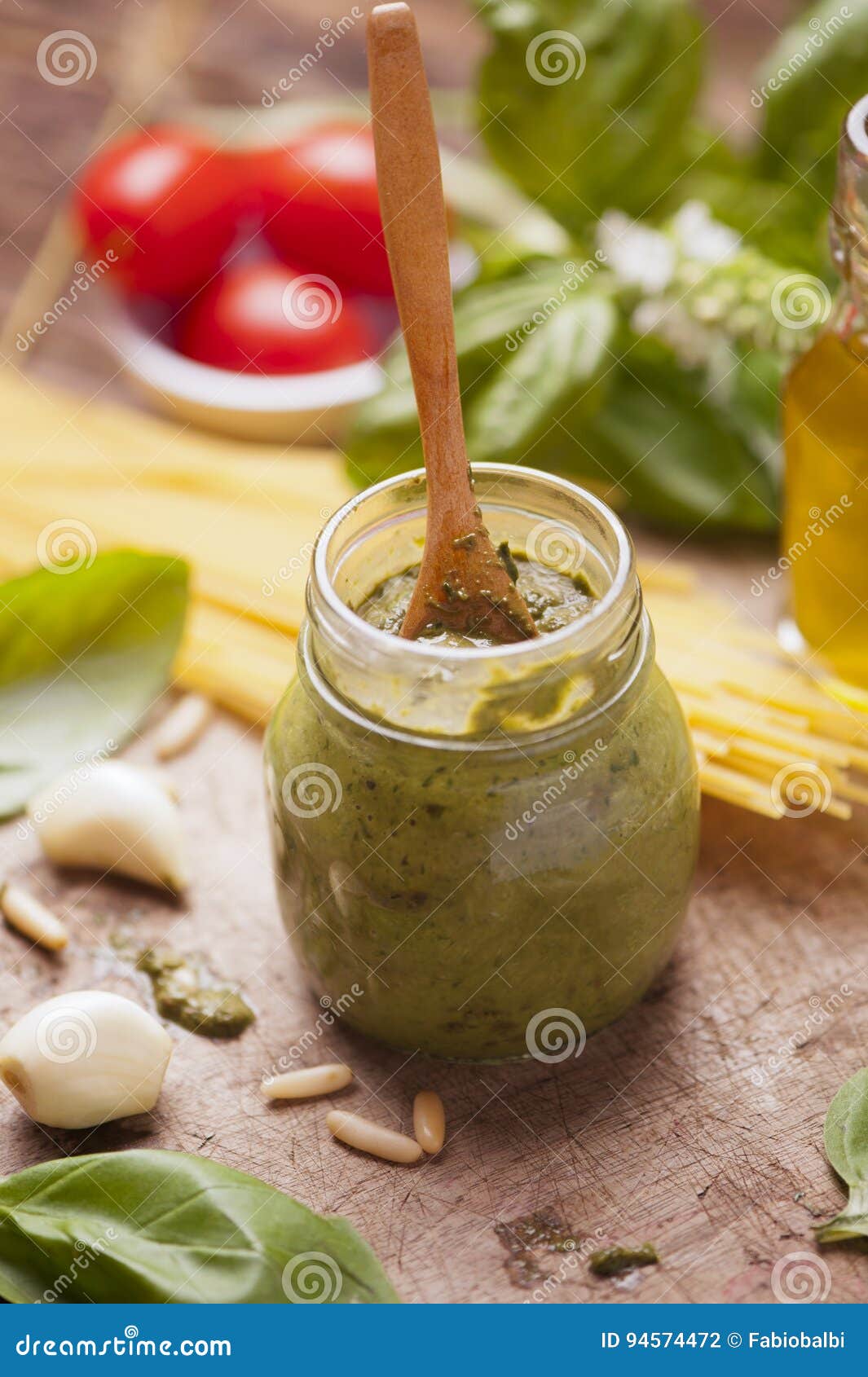 Verse groene pesto stock foto. Image of bevestigingen 94574472