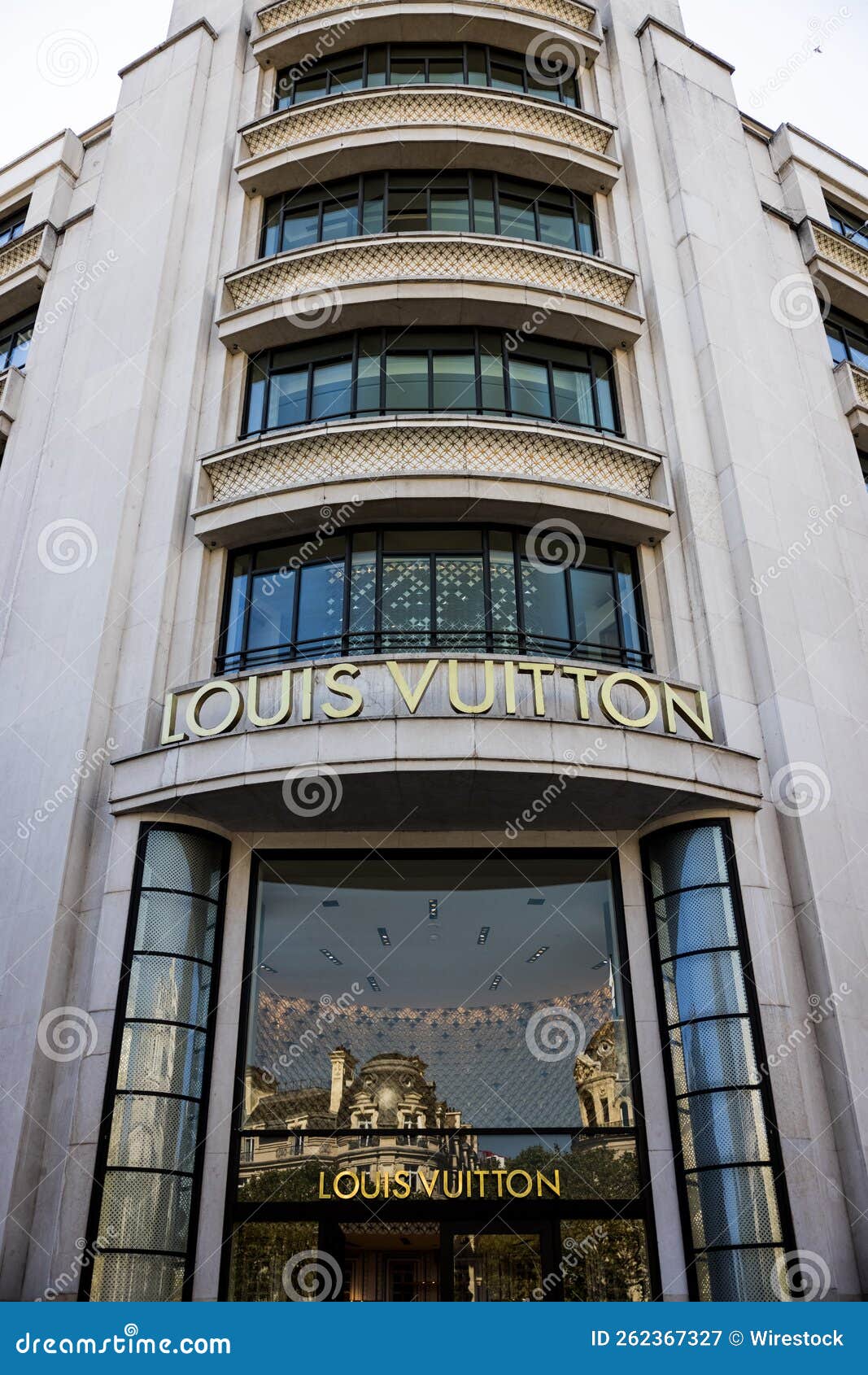 Vertical De La Tienda De Louis Vuitton En Paris France Fotografía editorial  - Imagen de publicidad, producto: 262367327