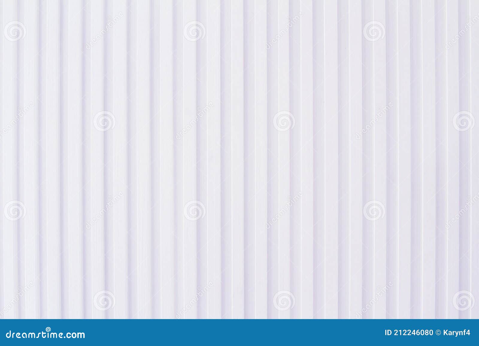 vertical lines in a repeating pattern