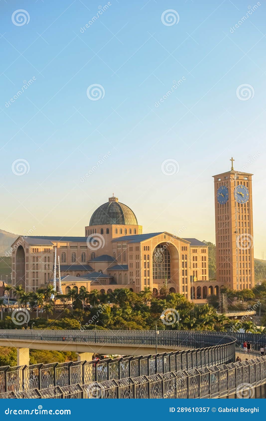 catholic religious sanctuary - vertical photo of santuÃ¡rio nacional de nossa senhora da aparecida