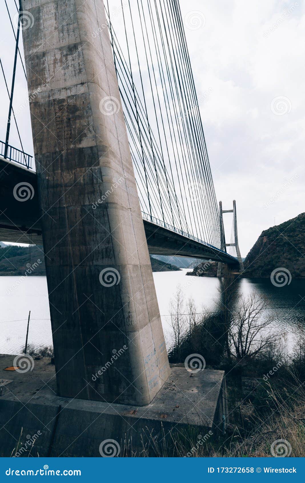 vertical shot of a puente ingeniero carlos fernandez casado bridge in mallo, spain