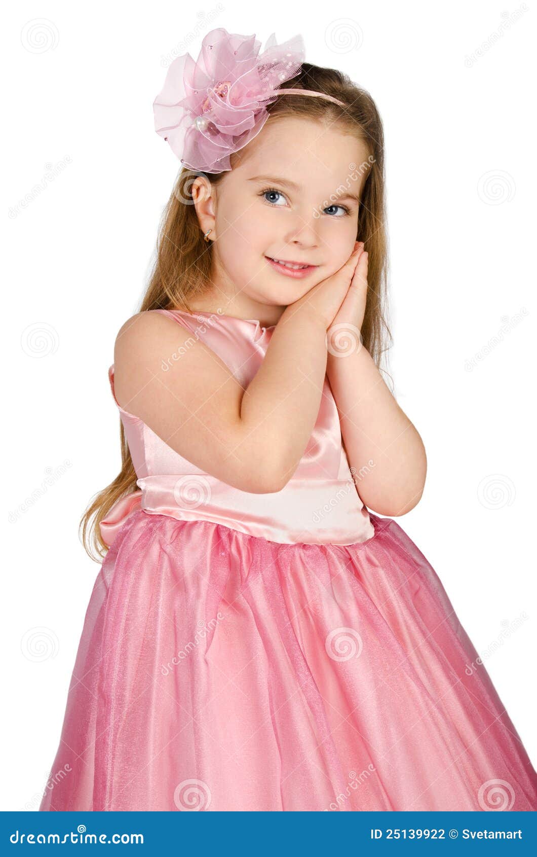 portrait de mignonne fille avec Voyage accessoires déguisements. 23313001  Photo de stock chez Vecteezy
