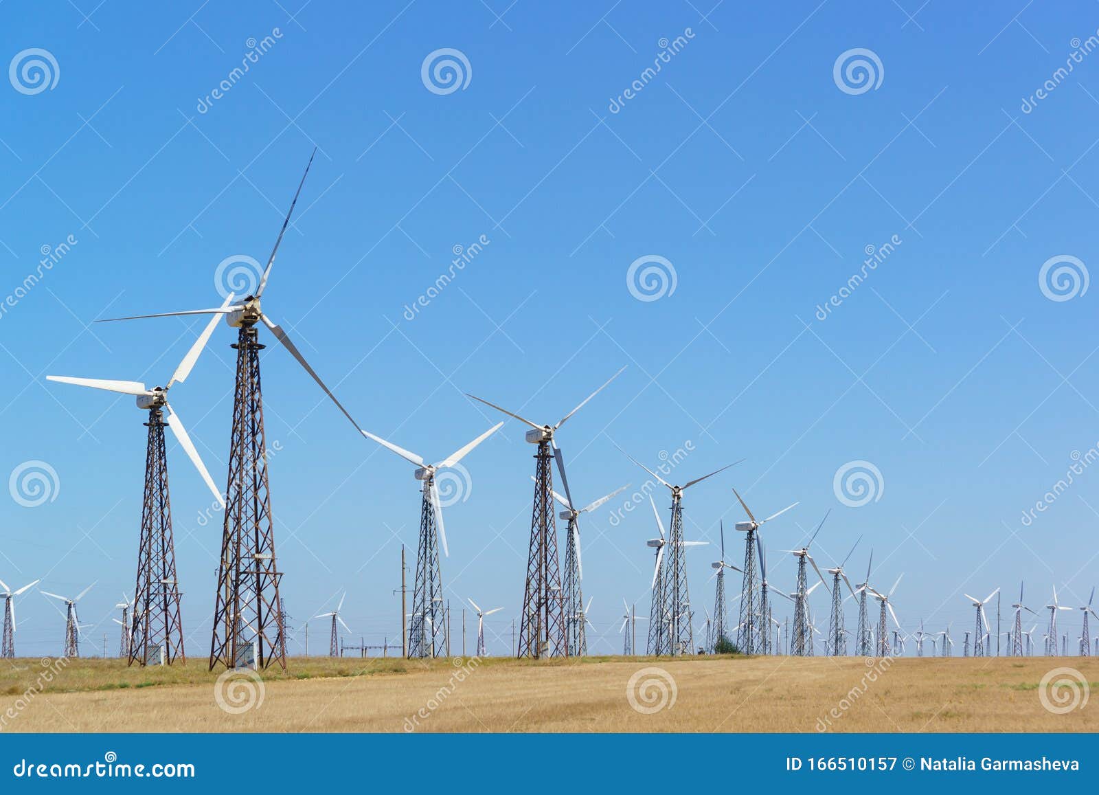 Vertikaler Windgenerator stockbild. Bild von elektrizität - 79647891