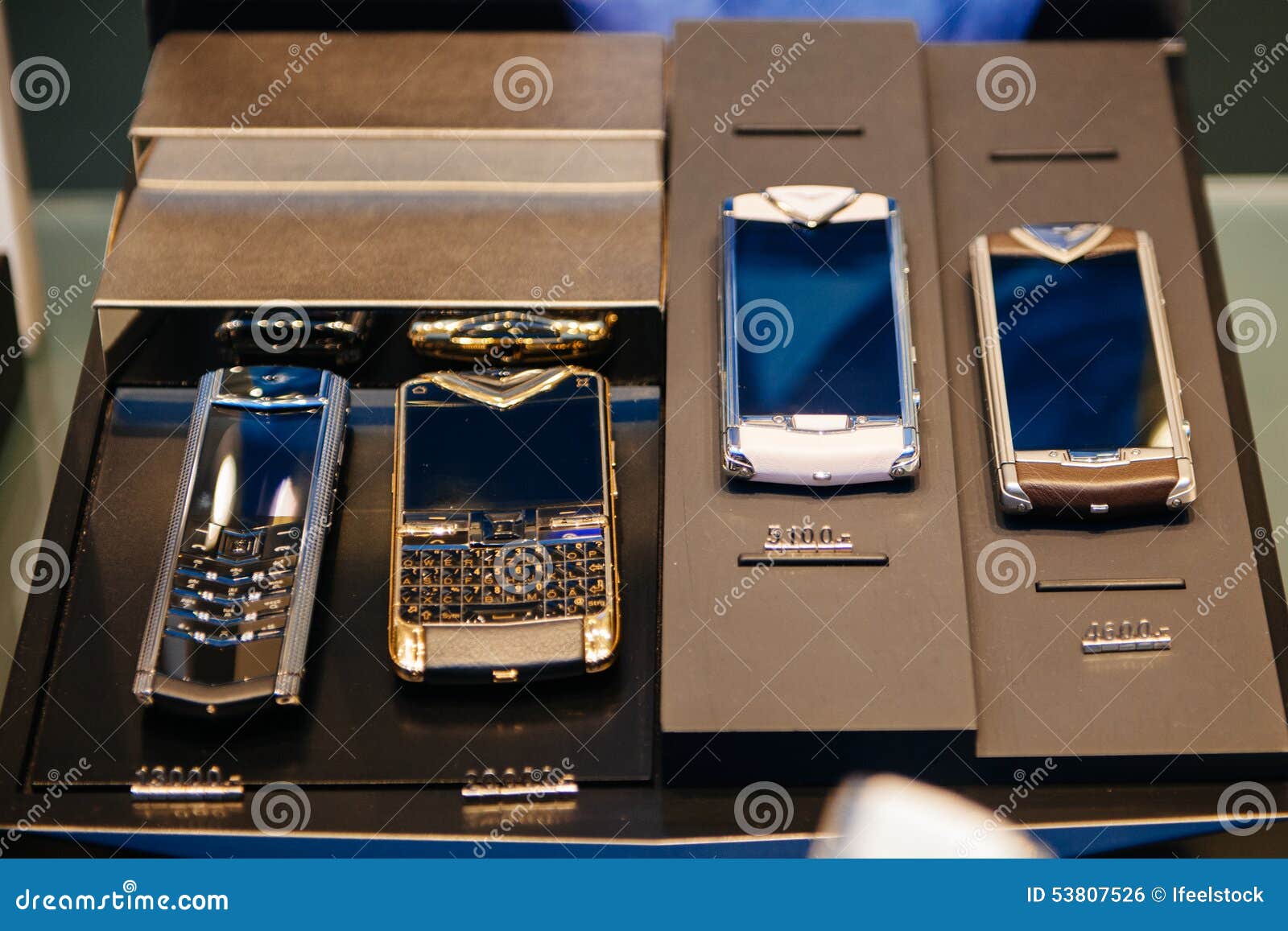 vertu-handysammlung-mit-pricetag-von-5000-bis-30000-e-redaktionelles