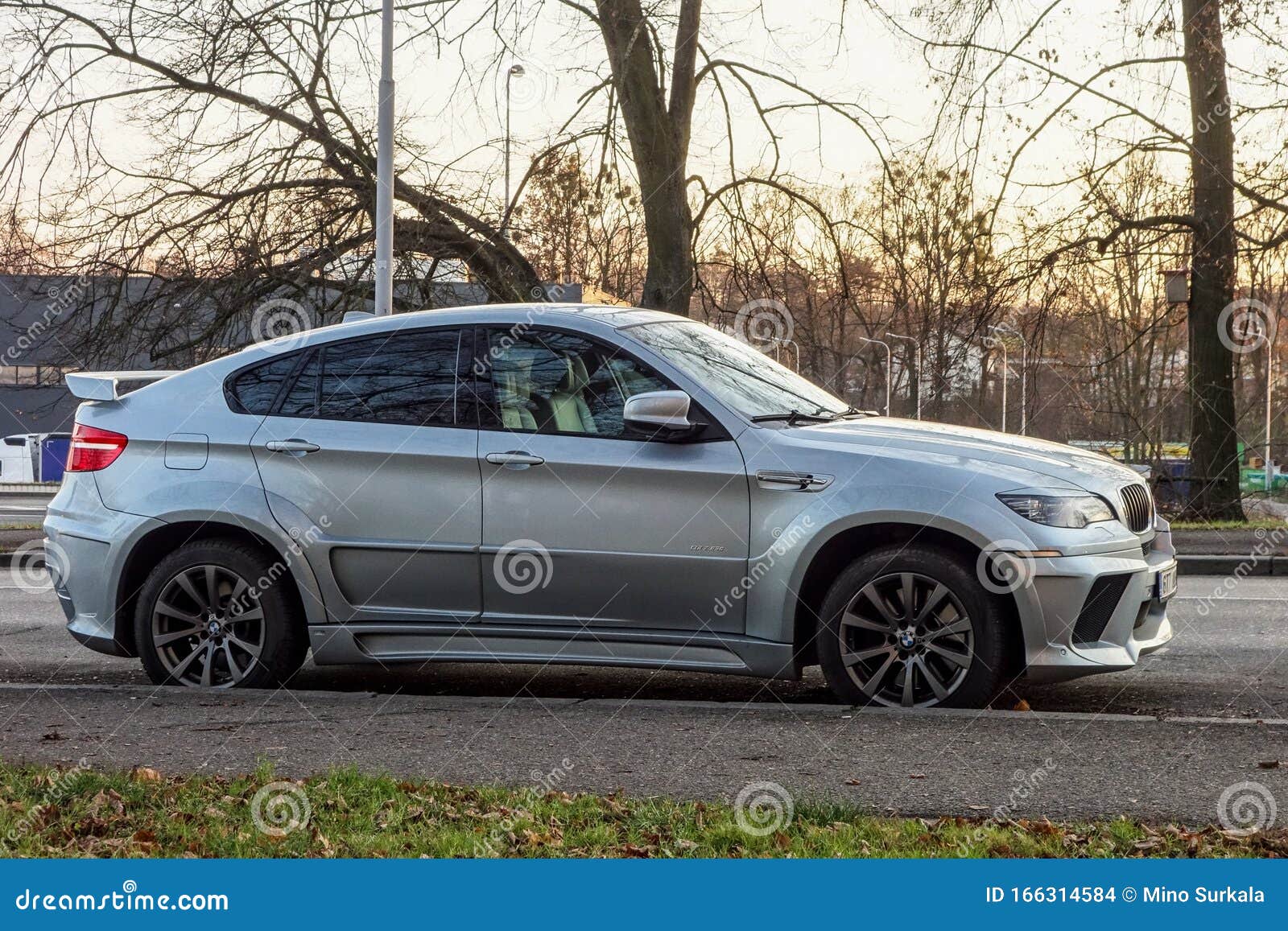 Modernized E71 BMW X6 (Original) Looks Fresh, Design Has Aged Well