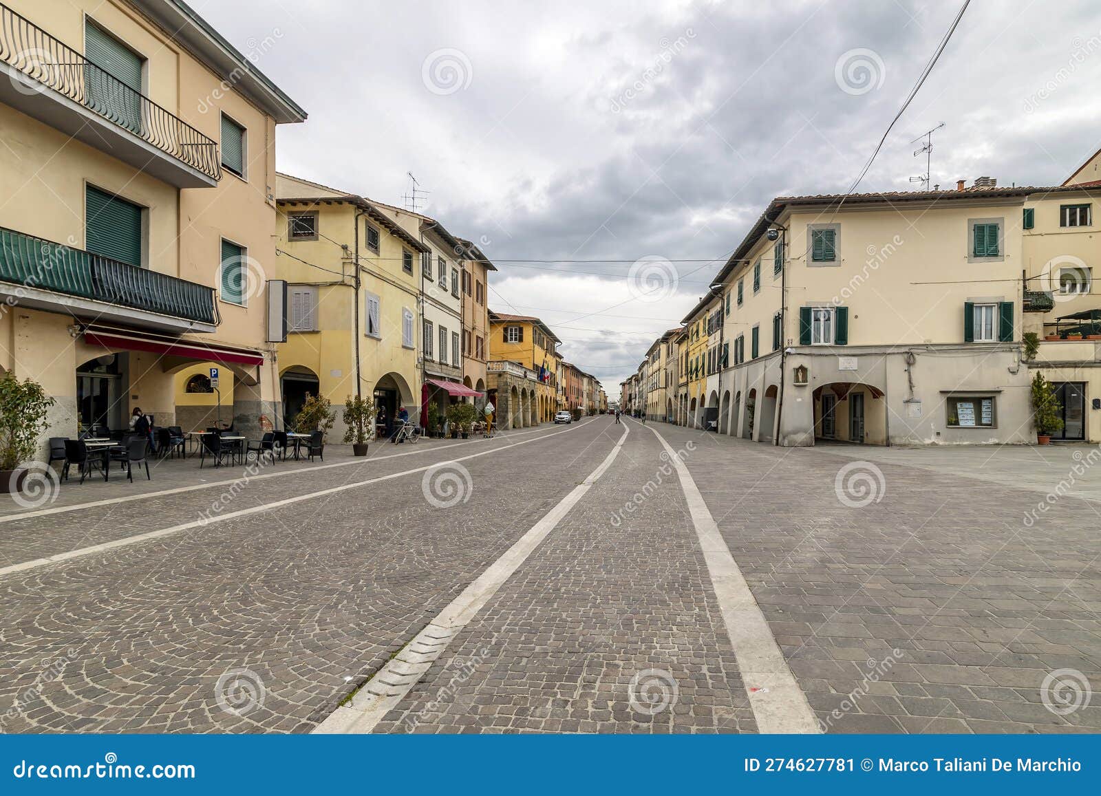 the very central corso giacomo matteotti in a moment of tranquillity, cascina, pisa, italy