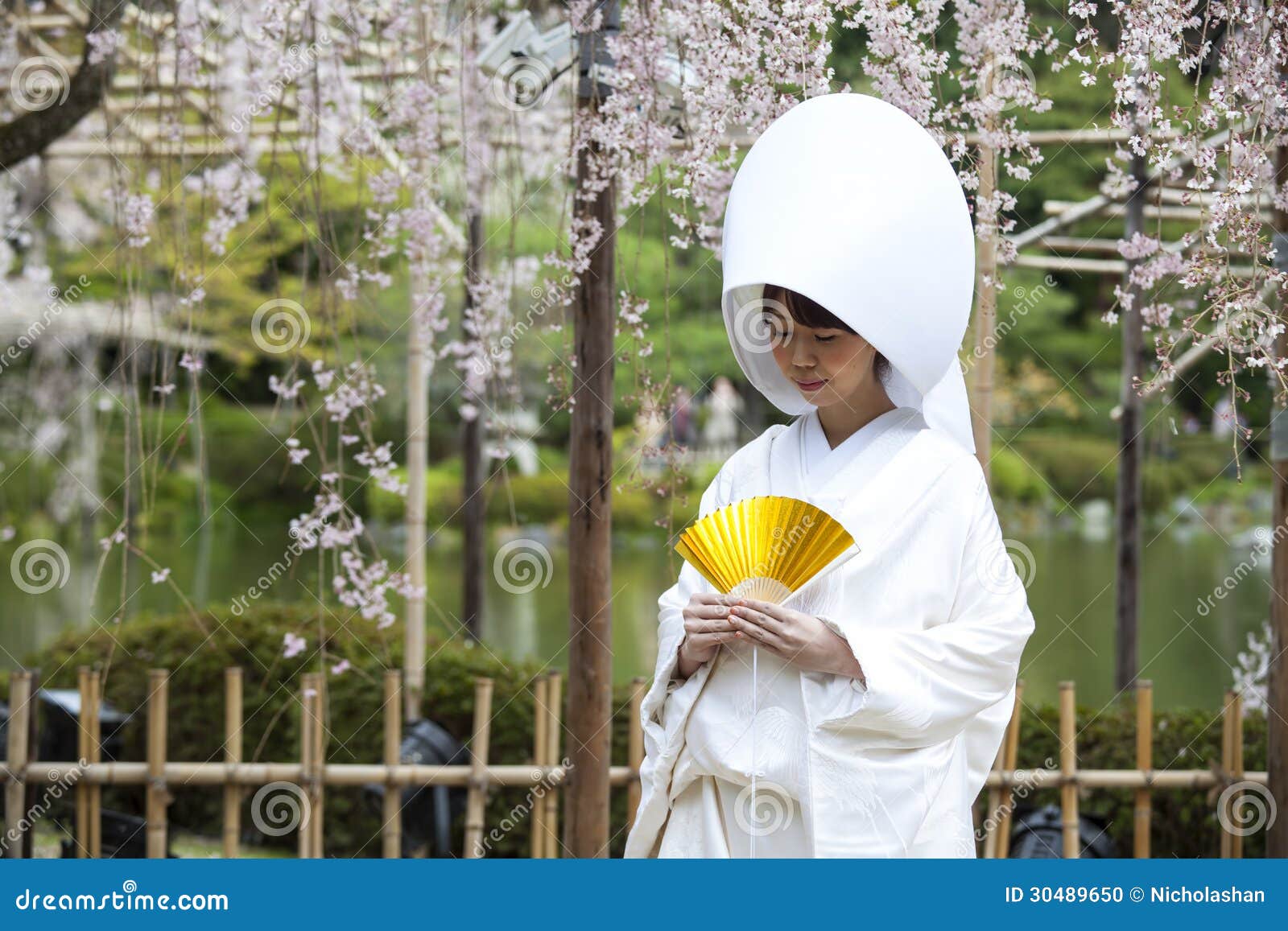 Vestido De Boda Tradicional Japonés Imagen editorial - Imagen de mirada, kimono: 30489650 Vestido De Boda Tradicional Japonés Imagen editorial - Imagen de mirada, kimono: 30489650