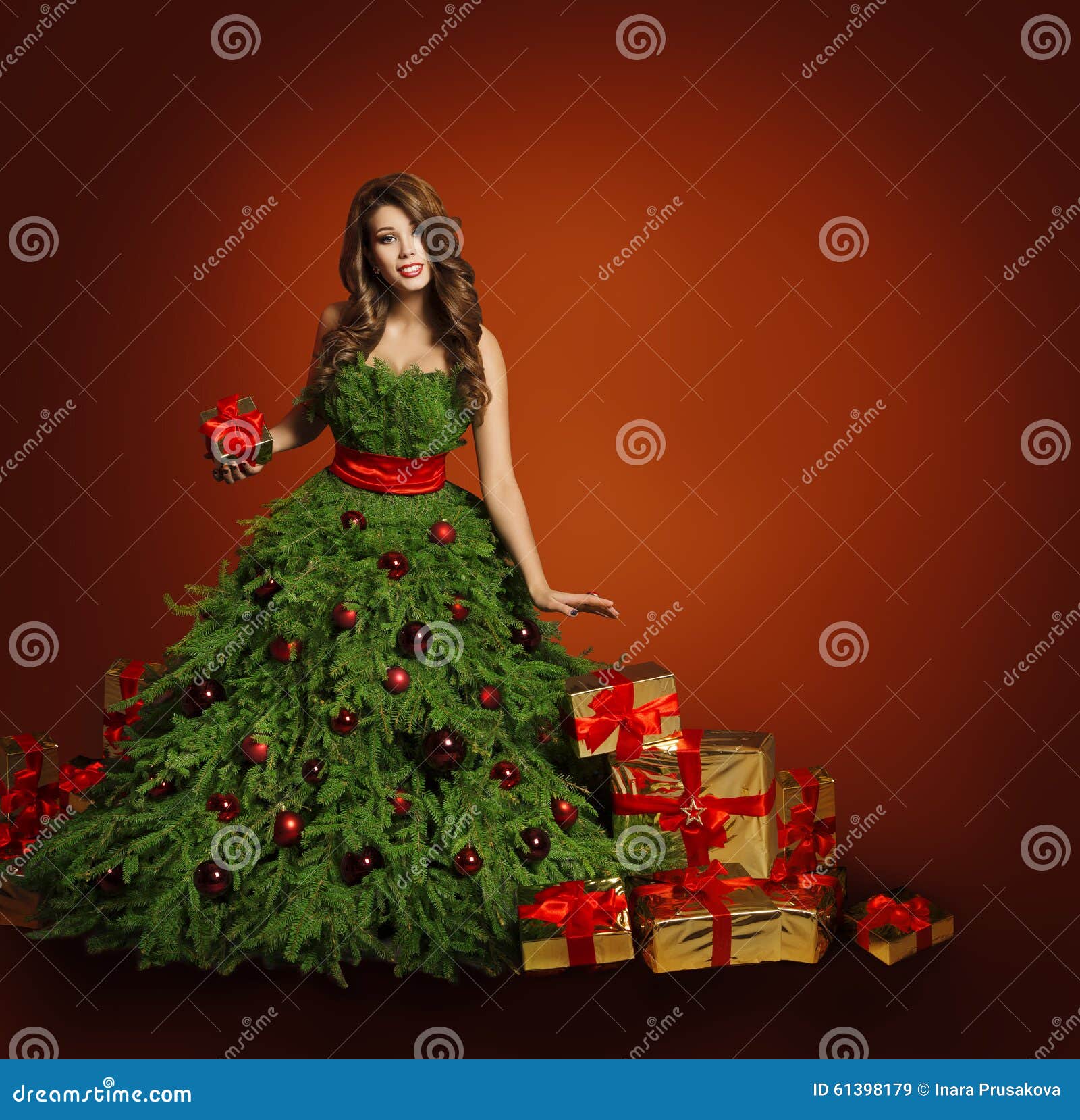 Vestido De La Mujer De La Moda Del árbol De Navidad, Girl Modelo, Presentes  Del Rojo Imagen de archivo - Imagen de femenino, manera: 61398179