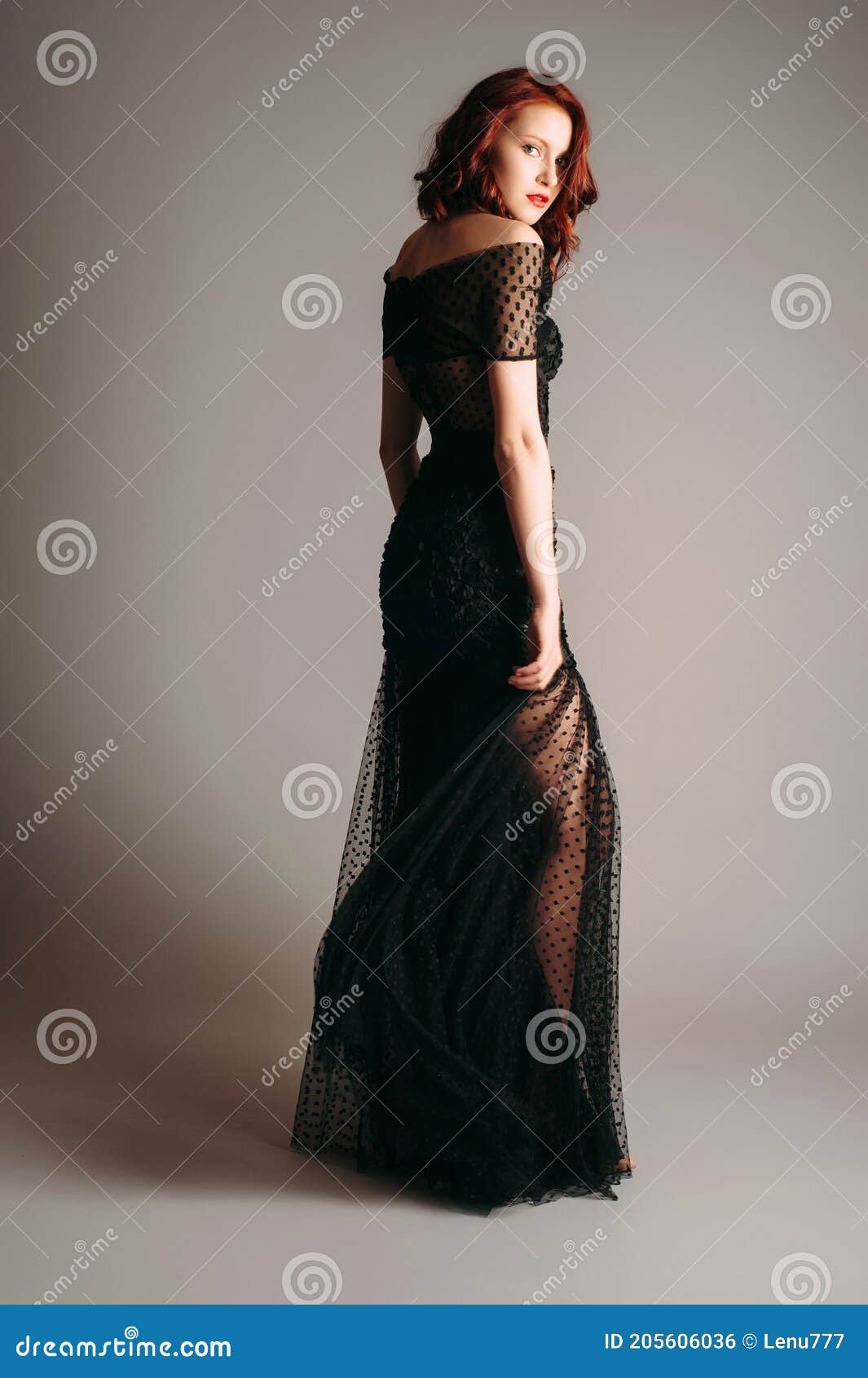 Vestido Negro Transparente De Noche Largo. Hermosa Modelo De Flexión Delgada Moderna Apariencia Femenina Para Una Fiesta. Foto de archivo - Imagen de hembra, 205606036