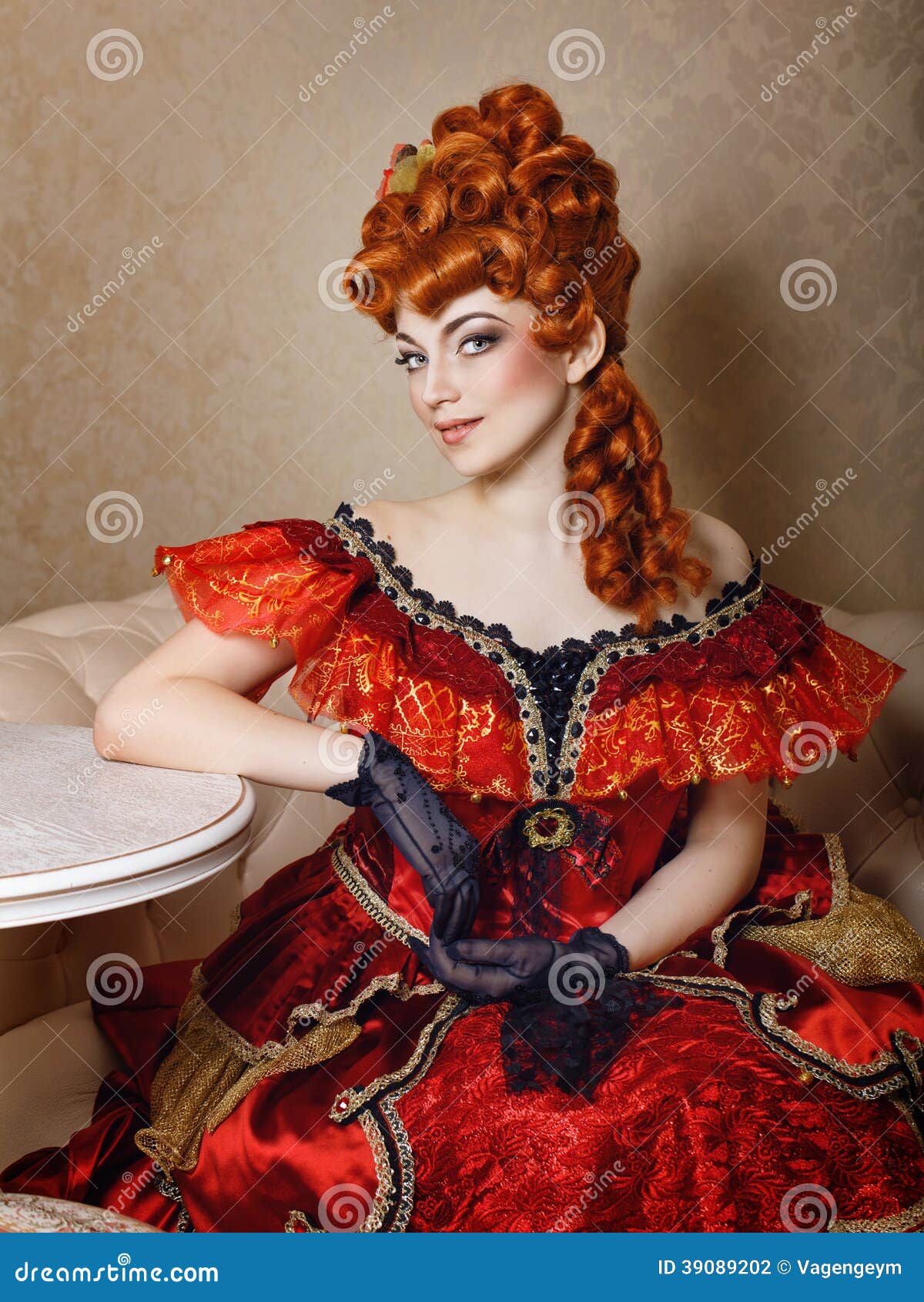Vestido Rojo De La Chica Joven Foto de archivo - Imagen de misterio, traje: 39089202 Vestido Rojo De La Chica Joven Foto de archivo - Imagen de misterio, traje: 39089202