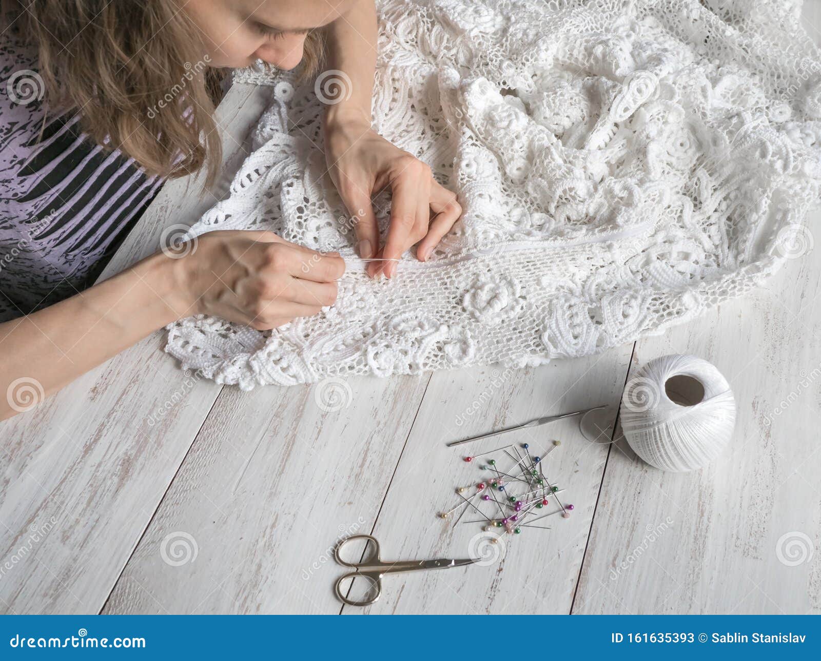 Vestidos De Boda De Coser De Encaje Irlandés Imagen de archivo - Imagen de limpio, handmade: 161635393 Vestidos De Boda De Coser De Encaje Irlandés Imagen de archivo - Imagen de limpio, handmade: 161635393