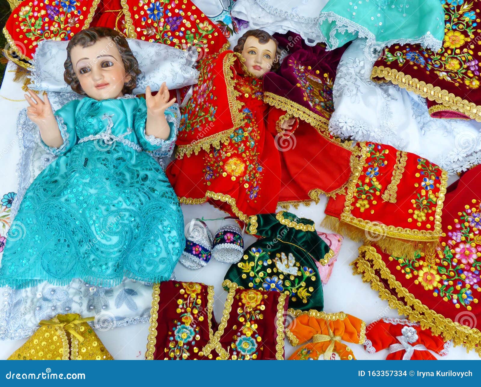 Vestidos Para El Niño Jesús, Ecuador Imagen de archivo editorial - Imagen  de infante, cultura: 163357334