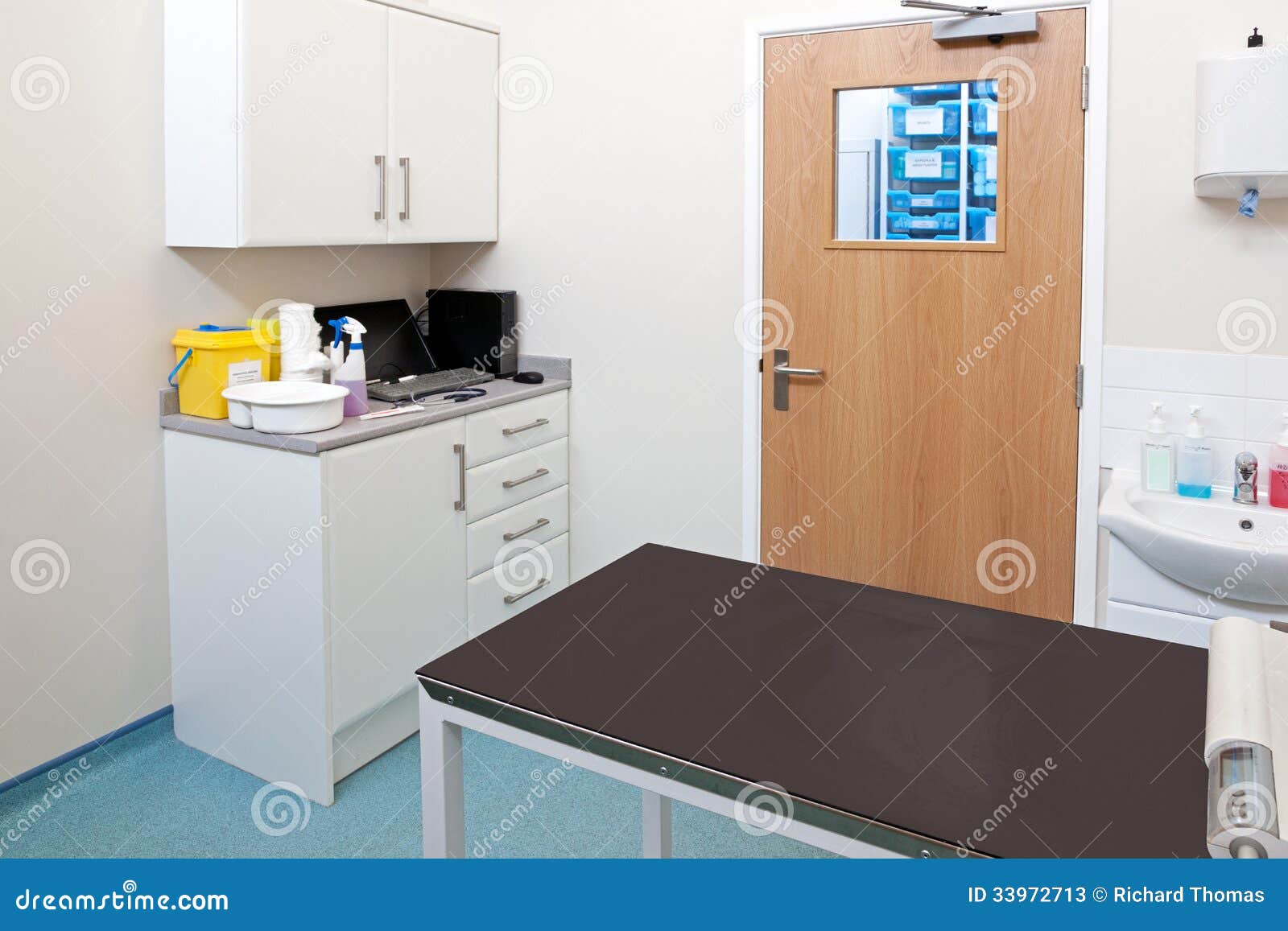 Vet examination room stock image. Image of treatment 33972713
