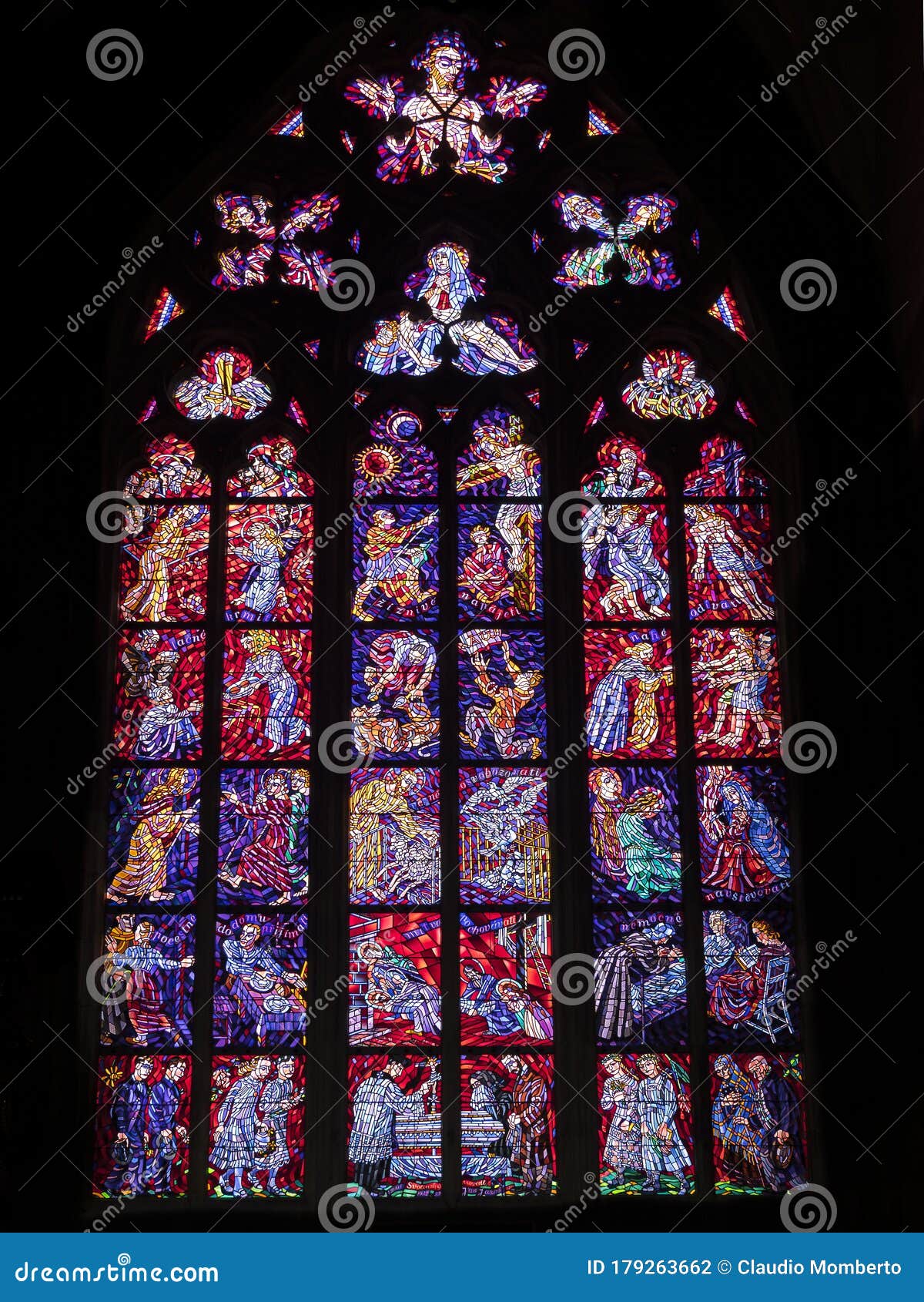 vetrata della cattedrale di san vito a praga