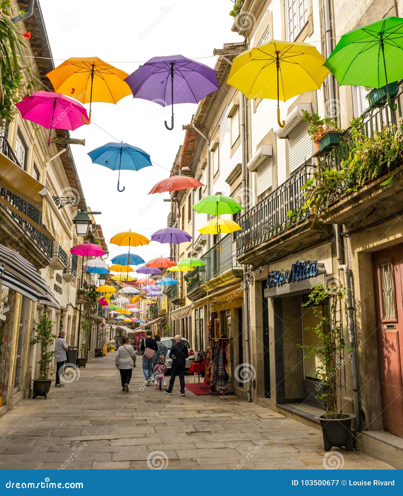 Via Degli Ombrelli A Viana Do Castelo Fotografia Editoriale - Immagine di portogallo, atmosfera: 103500677