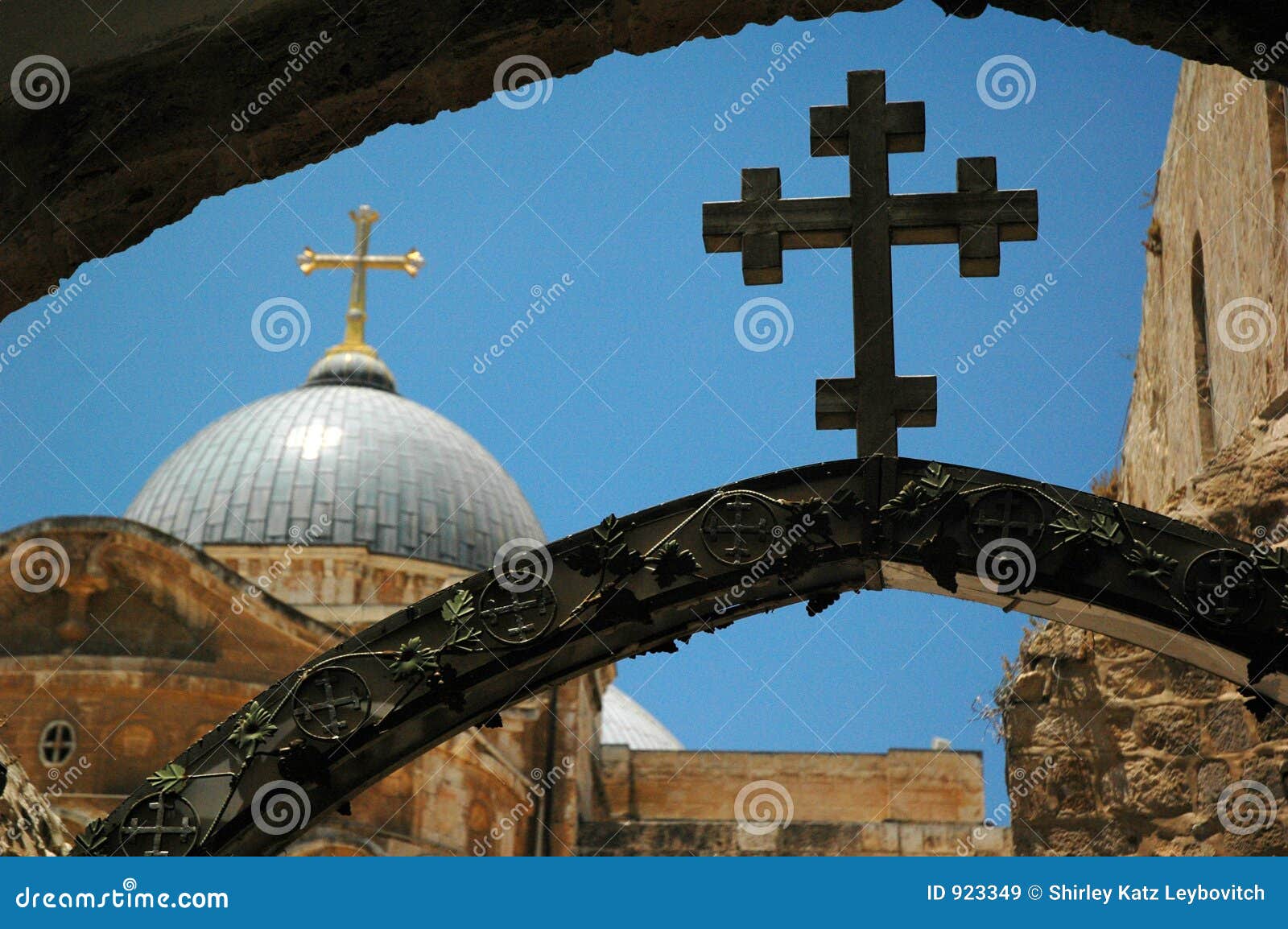 via dolorosa crosses