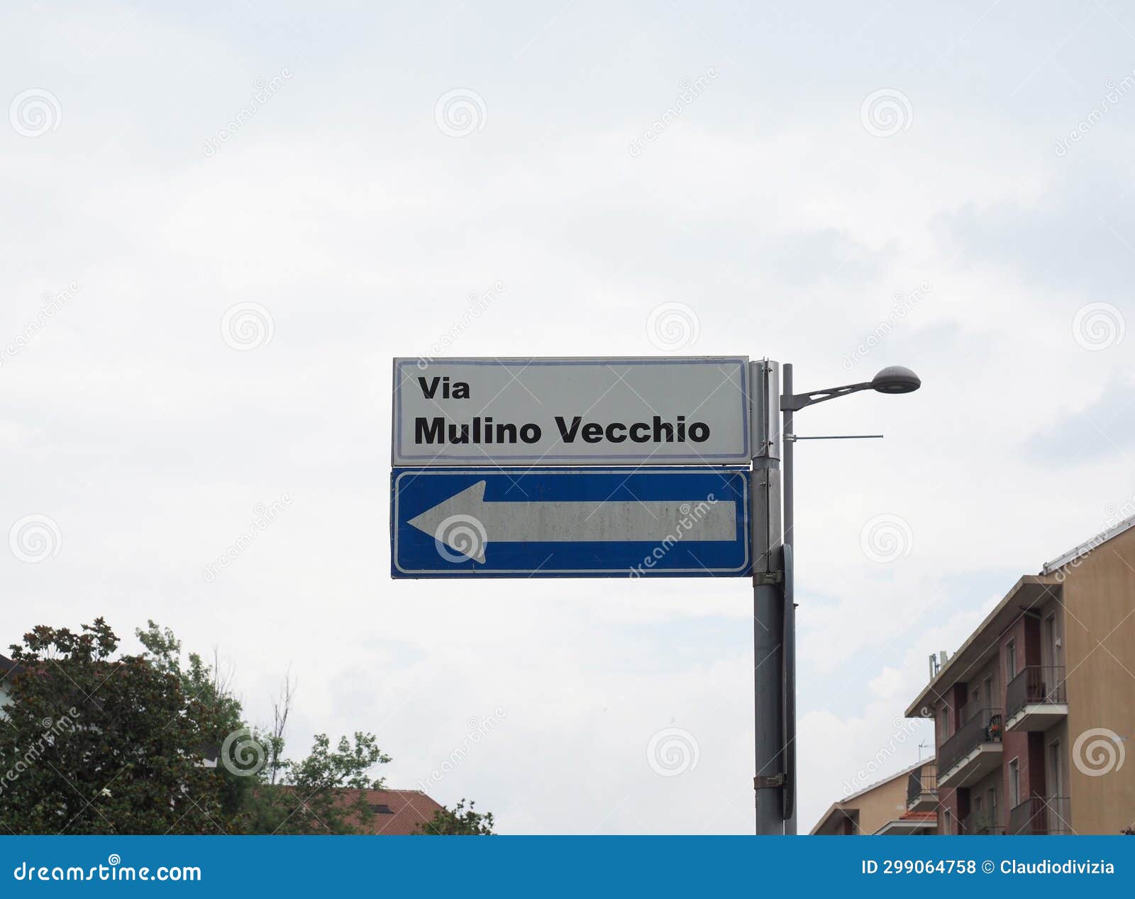 via mulino vecchio transl. old mill road sign