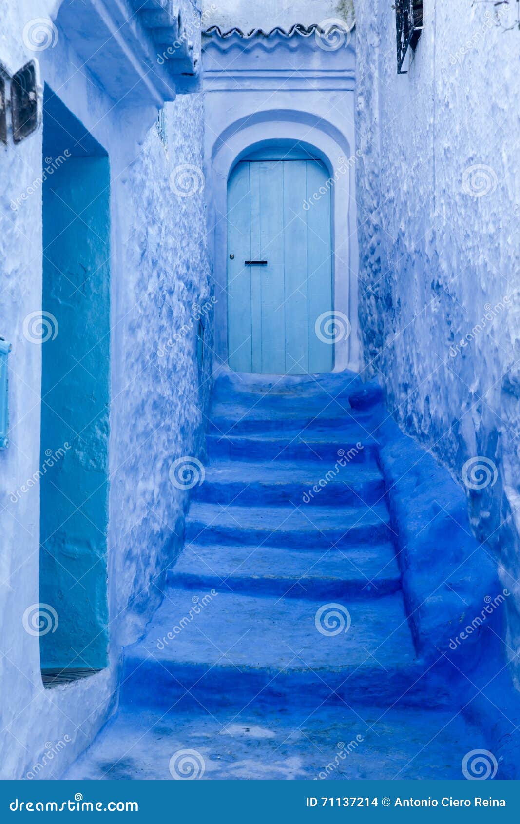 Viaggi Fra Le Belle Vie Della Citta Blu Di Chefchaouen Nel Marocco Fotografia Stock Immagine Di Citta Viaggi