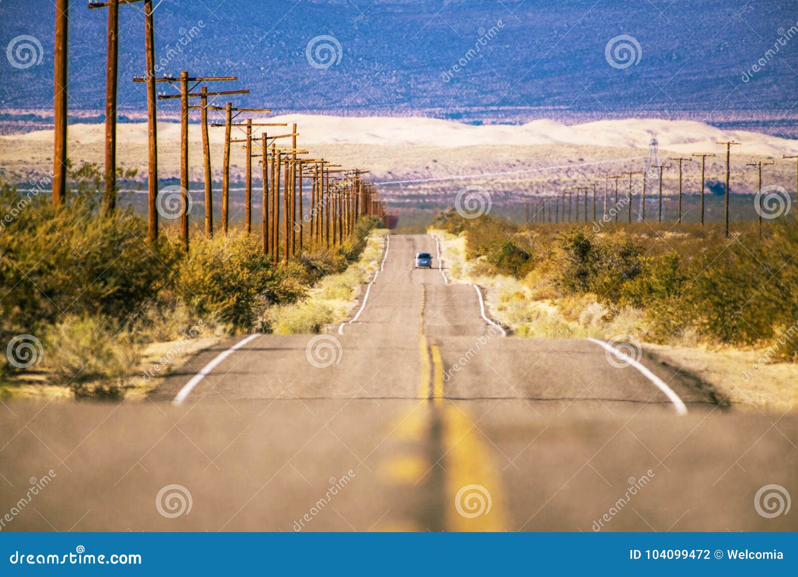 Viaje por carretera del desierto de California a las dunas de Kelso Coto nacional del Mojave Los Estados Unidos de América