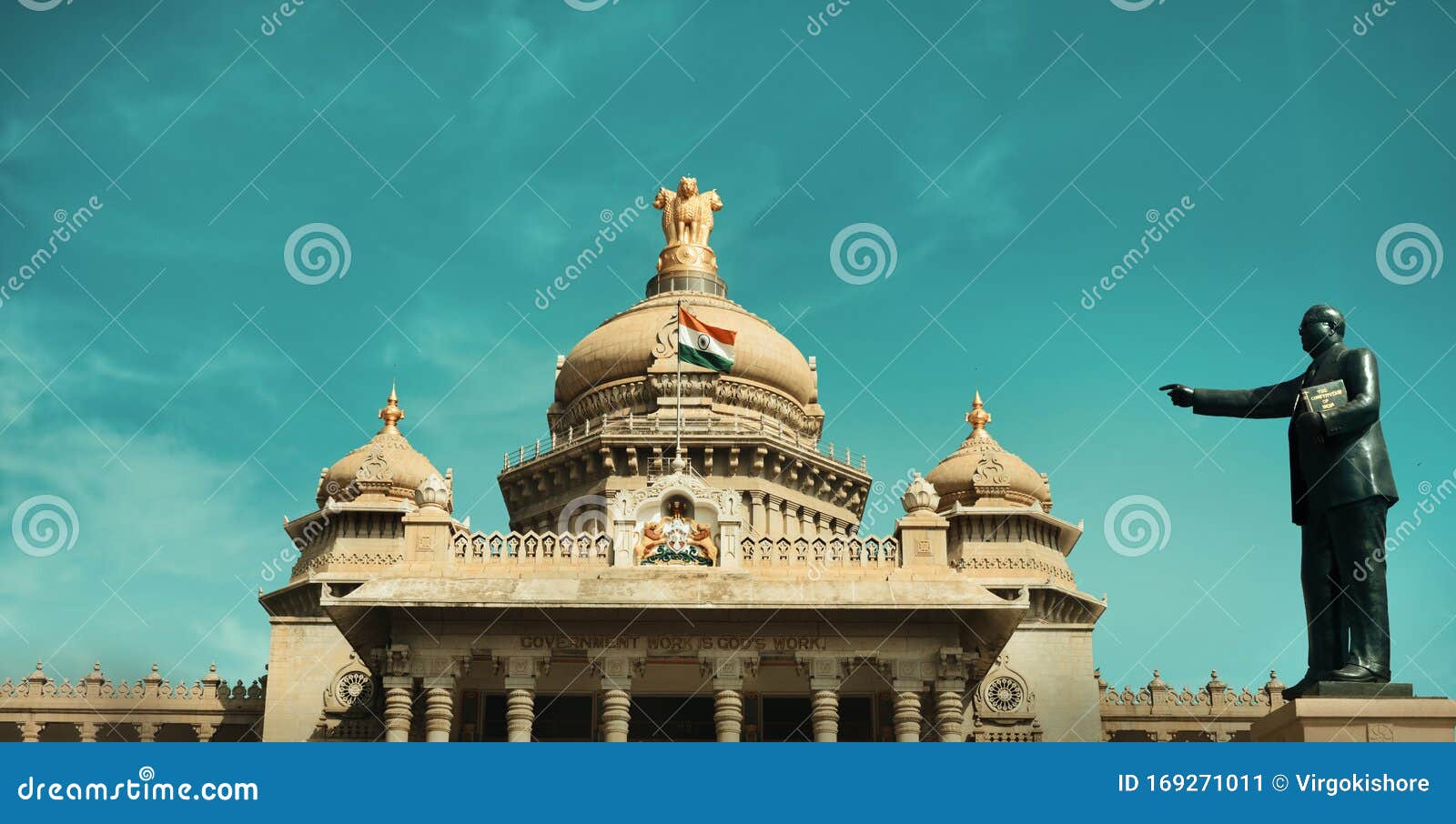 the vidhana soudha located in bangalore, is the seat of the state legislature of karnataka