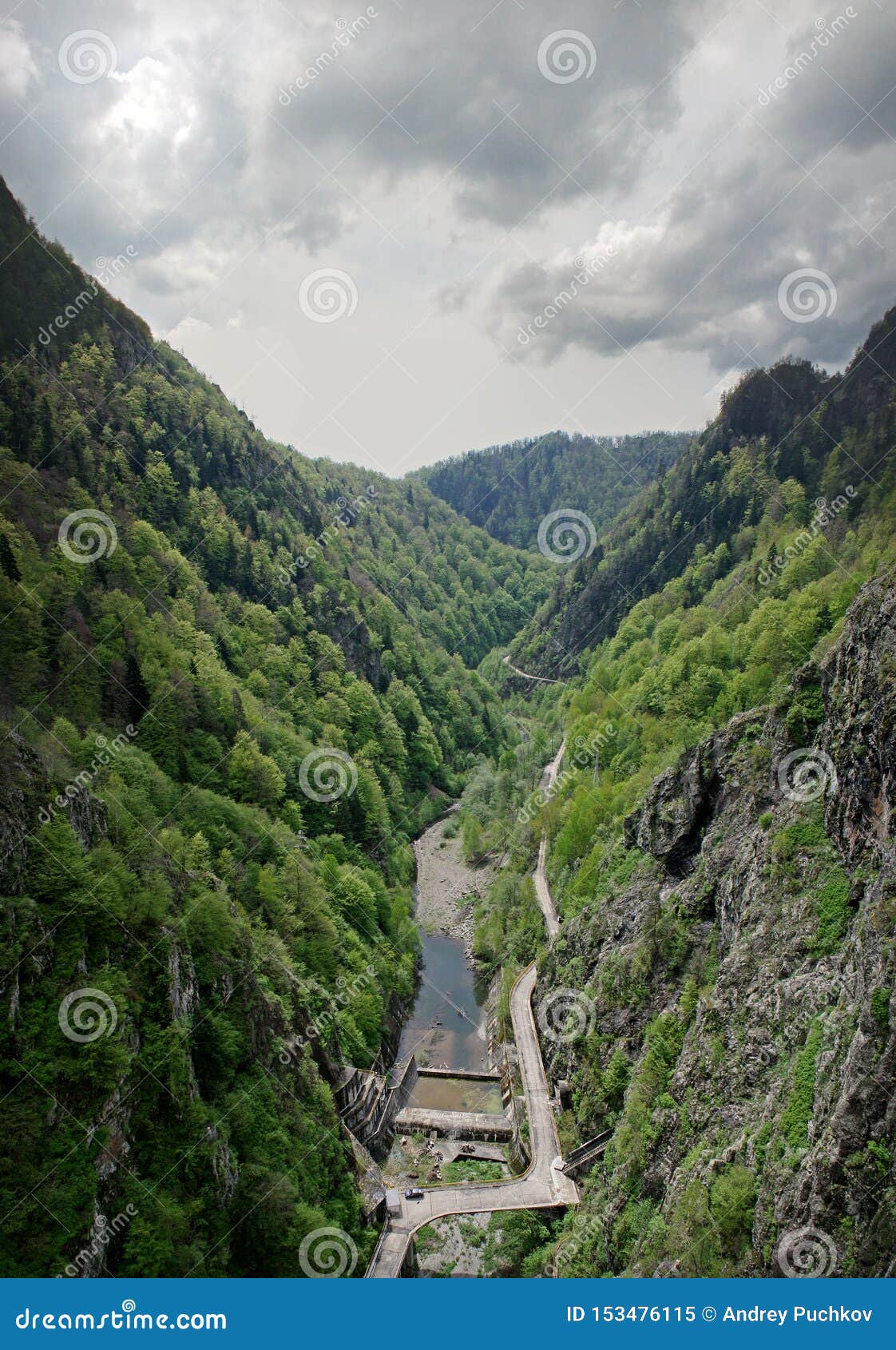 Person in charge accent Transcend Vidraru Dam or Barajul Vidraru Stock Image - Image of arges, hydroelectric:  153476115