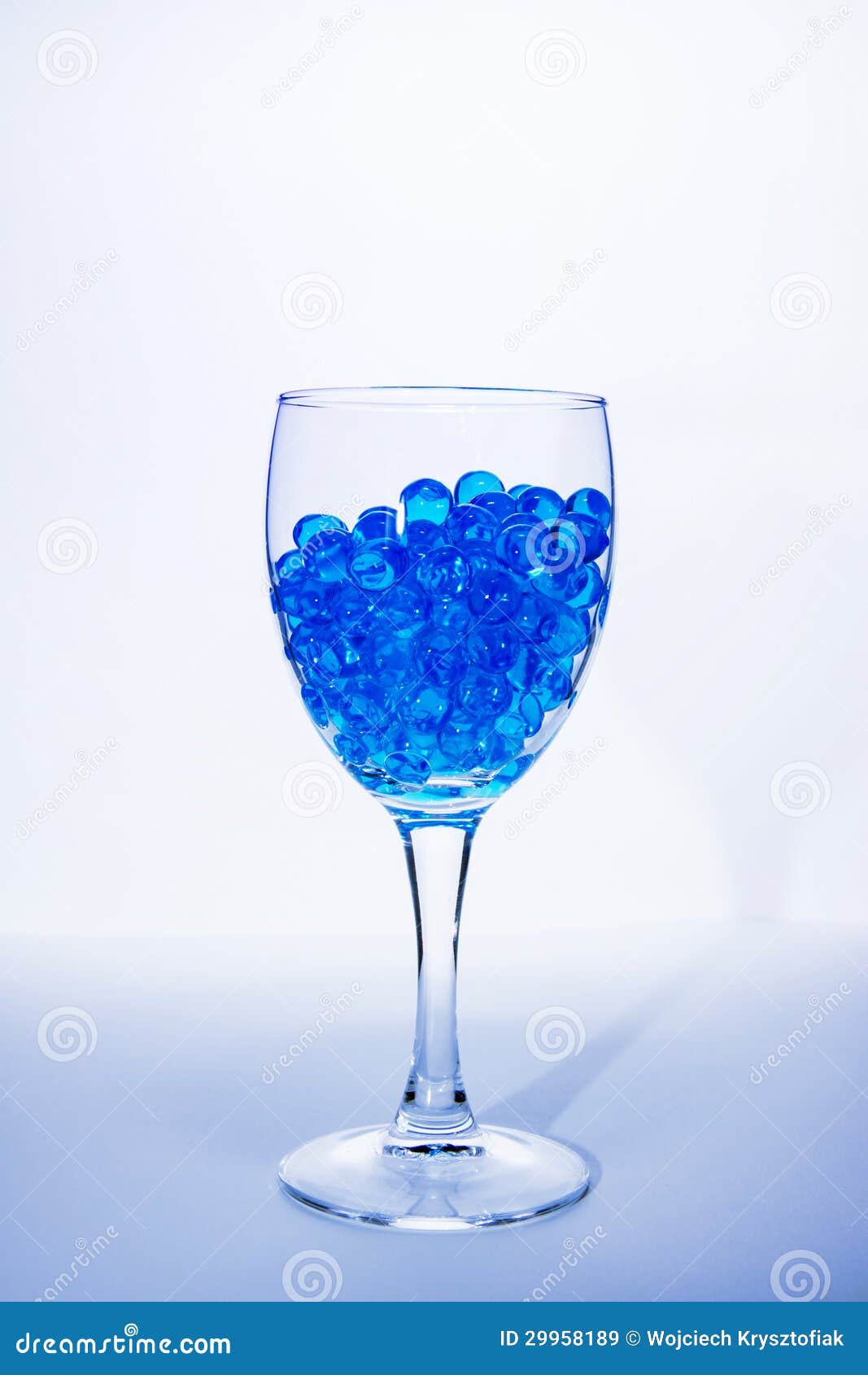 Vidrio azul con las bolas