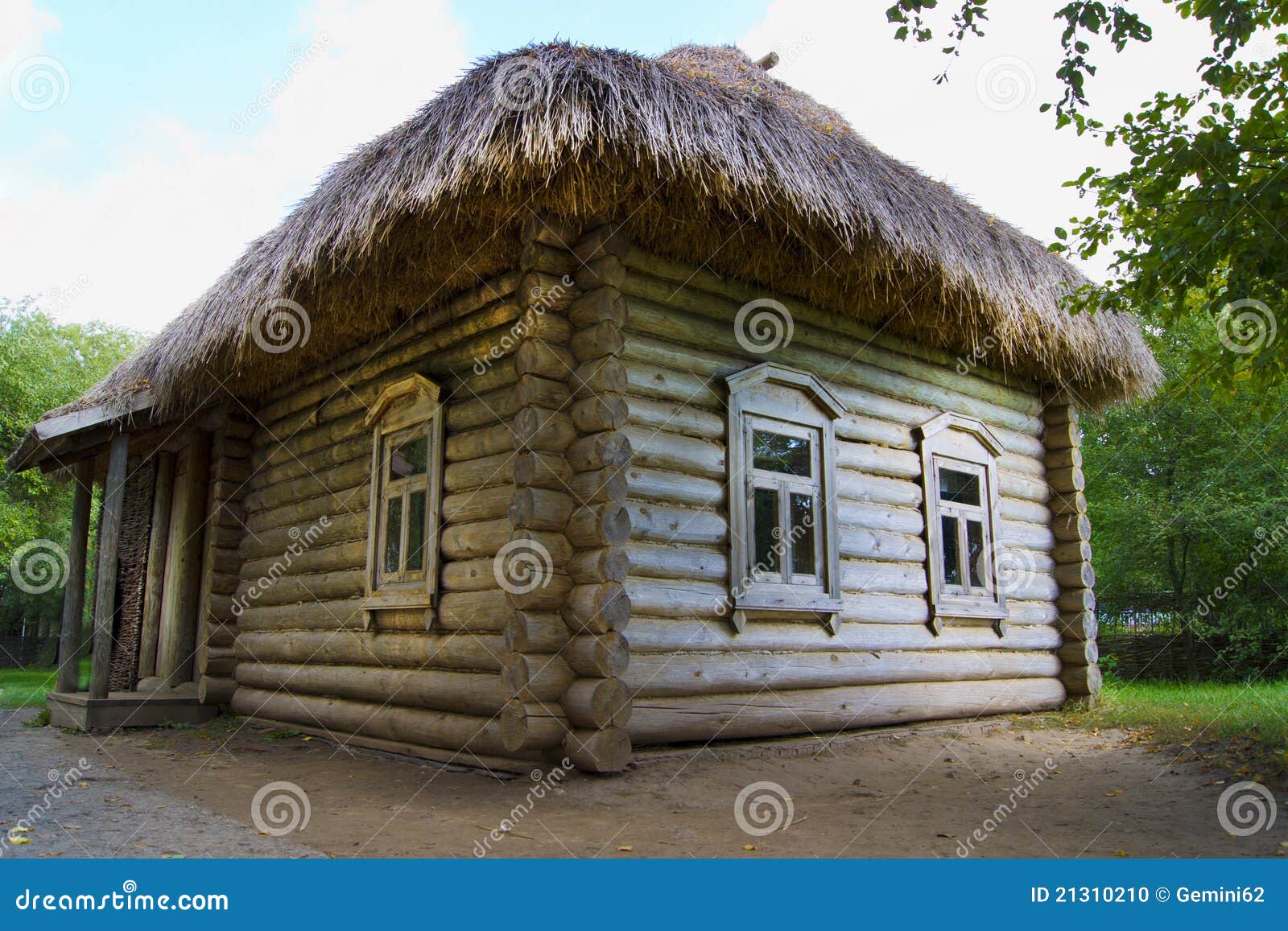 Vieille maison en bois photo stock. Image du architecture - 21310210