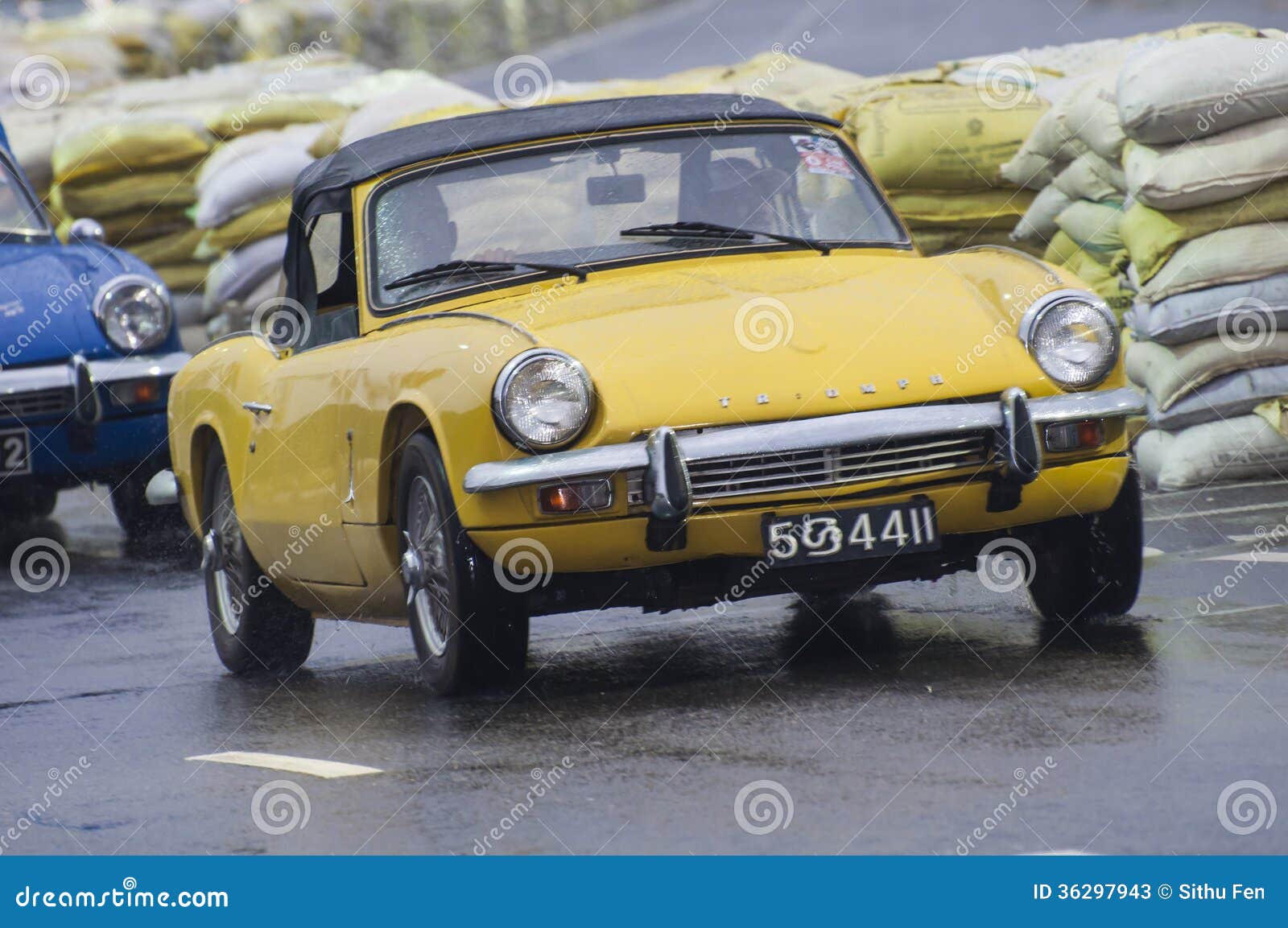 Vieille Voiture Anglaise Sri lankaise Lente Photo stock Vieille Voiture Anglaise Sri lankaise Lente Photo stock