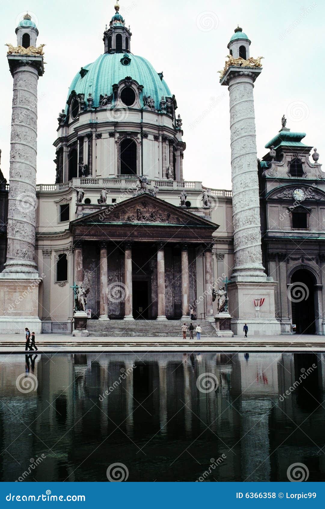 Iglesia Karlkirche en Viena, Austria